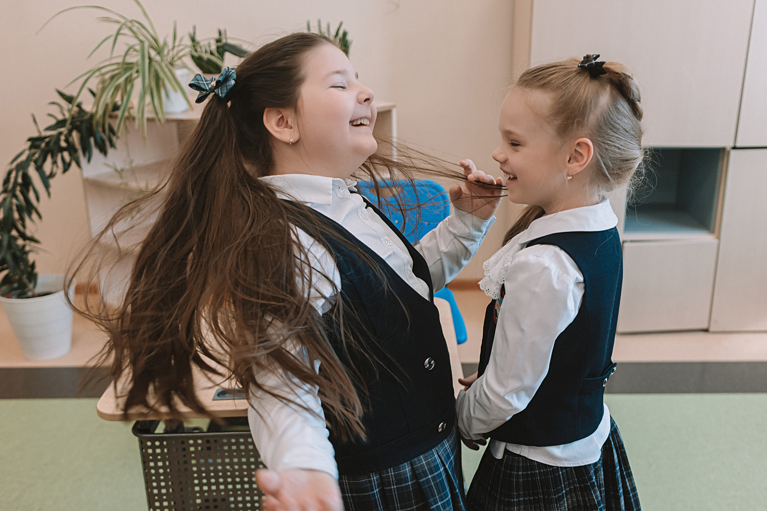 1 класс в кабинете. Семейный фотограф Тюмень, фотограф на роды Салмина Мария