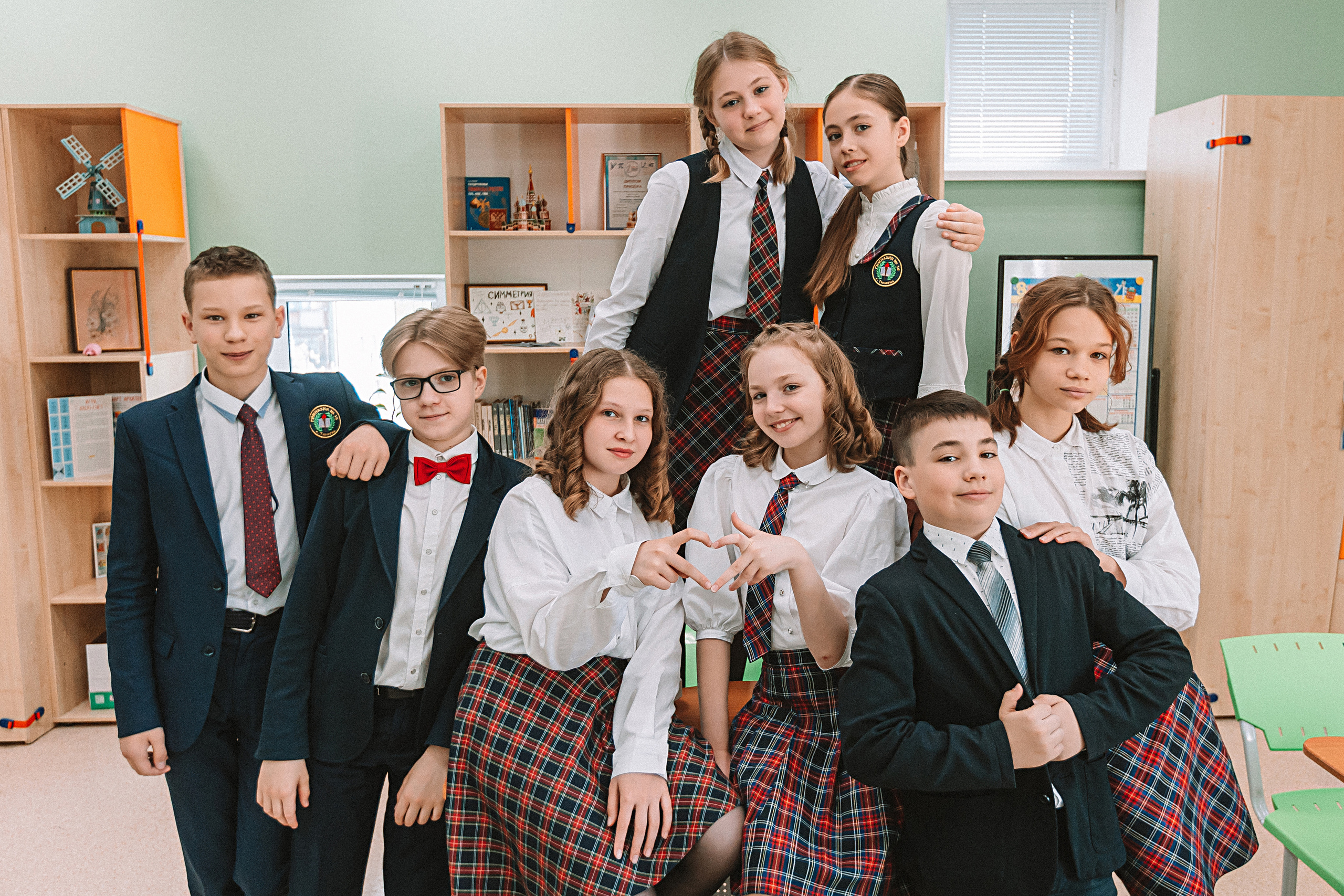 7 класс в кабинете. Семейный фотограф Тюмень, фотограф на роды Салмина Мария