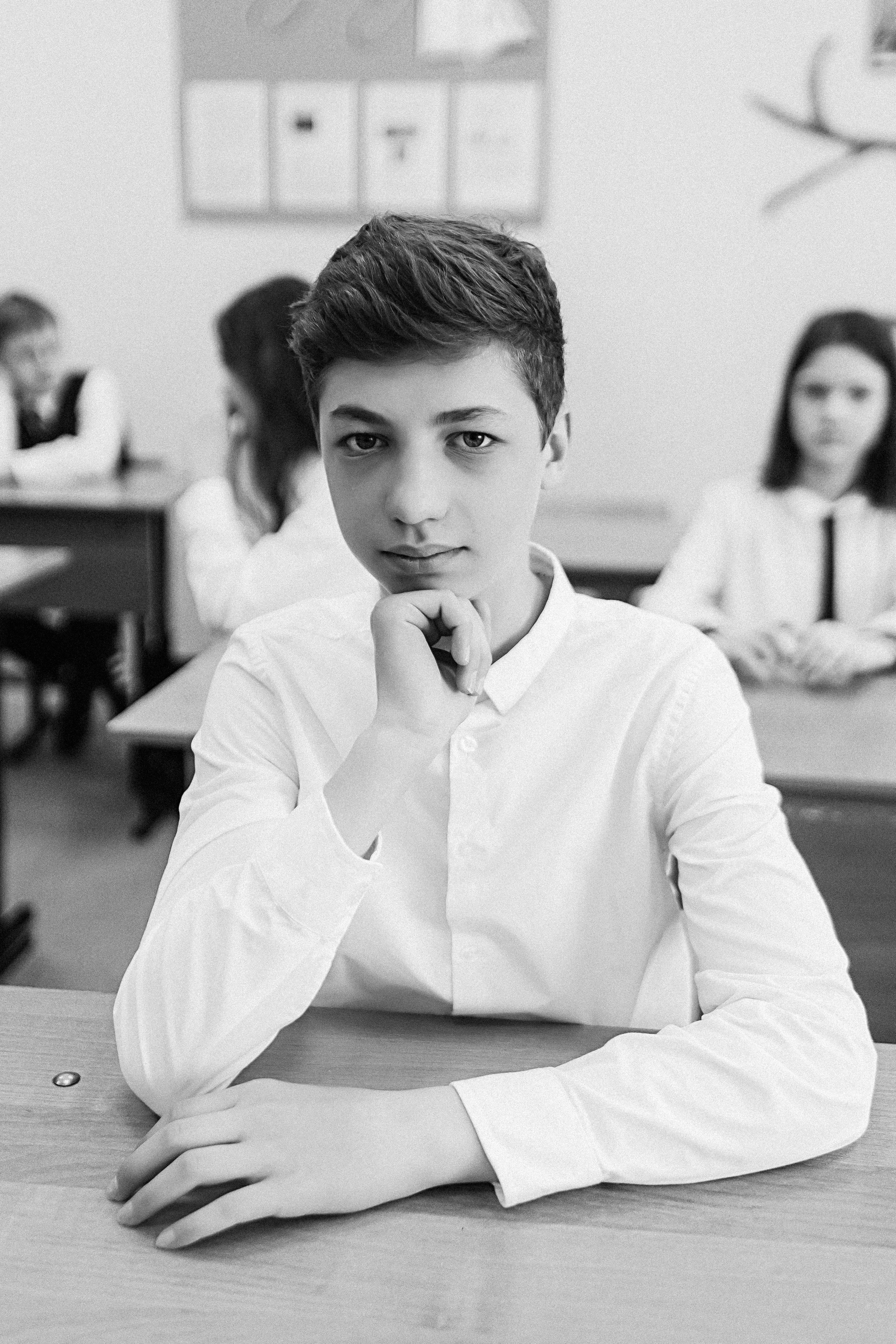 7 класс в стенах школы. Семейный фотограф Тюмень, фотограф на роды Салмина Мария