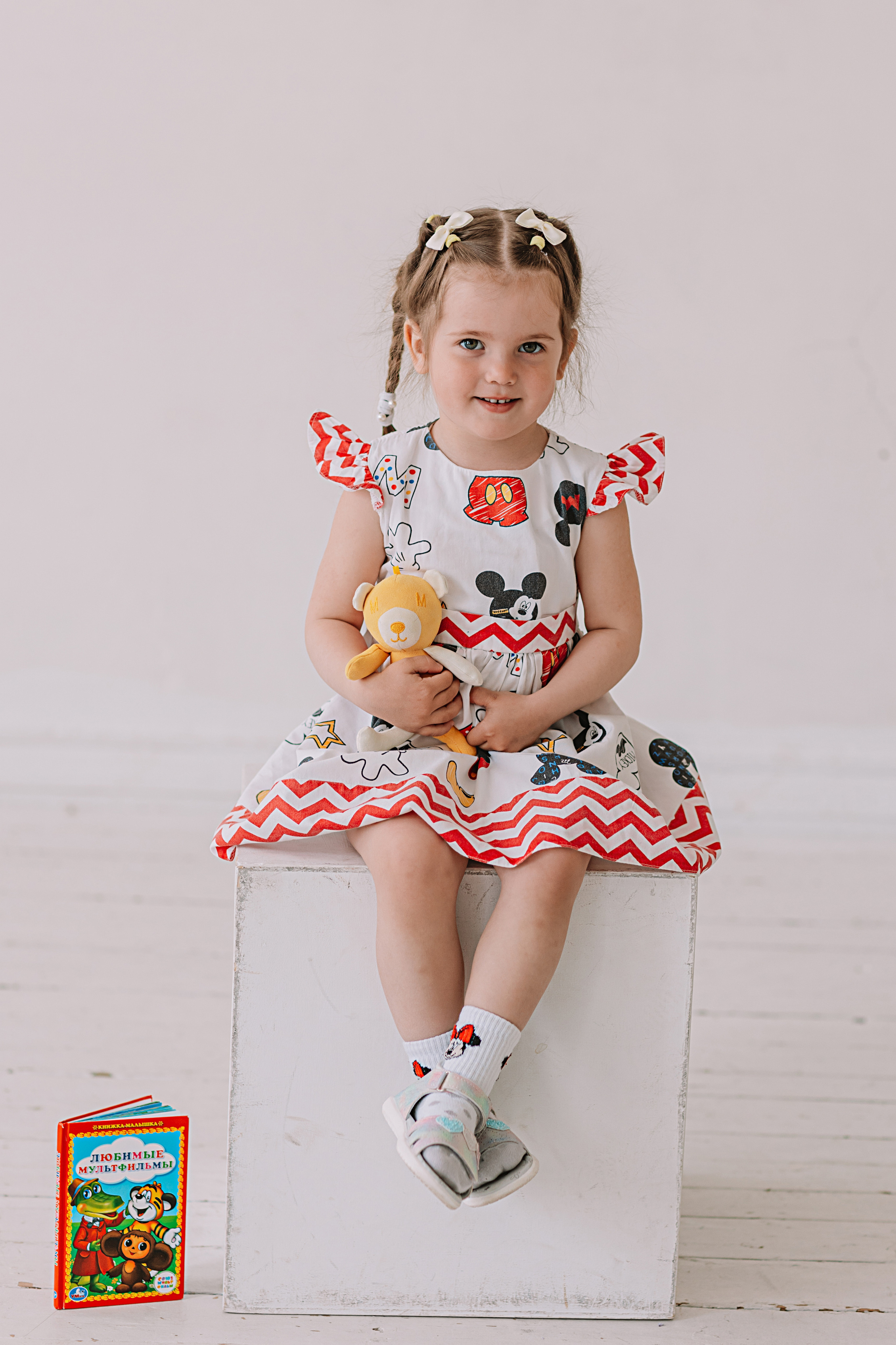 Младшая группа садика в студии. Семейный фотограф Тюмень, фотограф на роды Салмина Мария