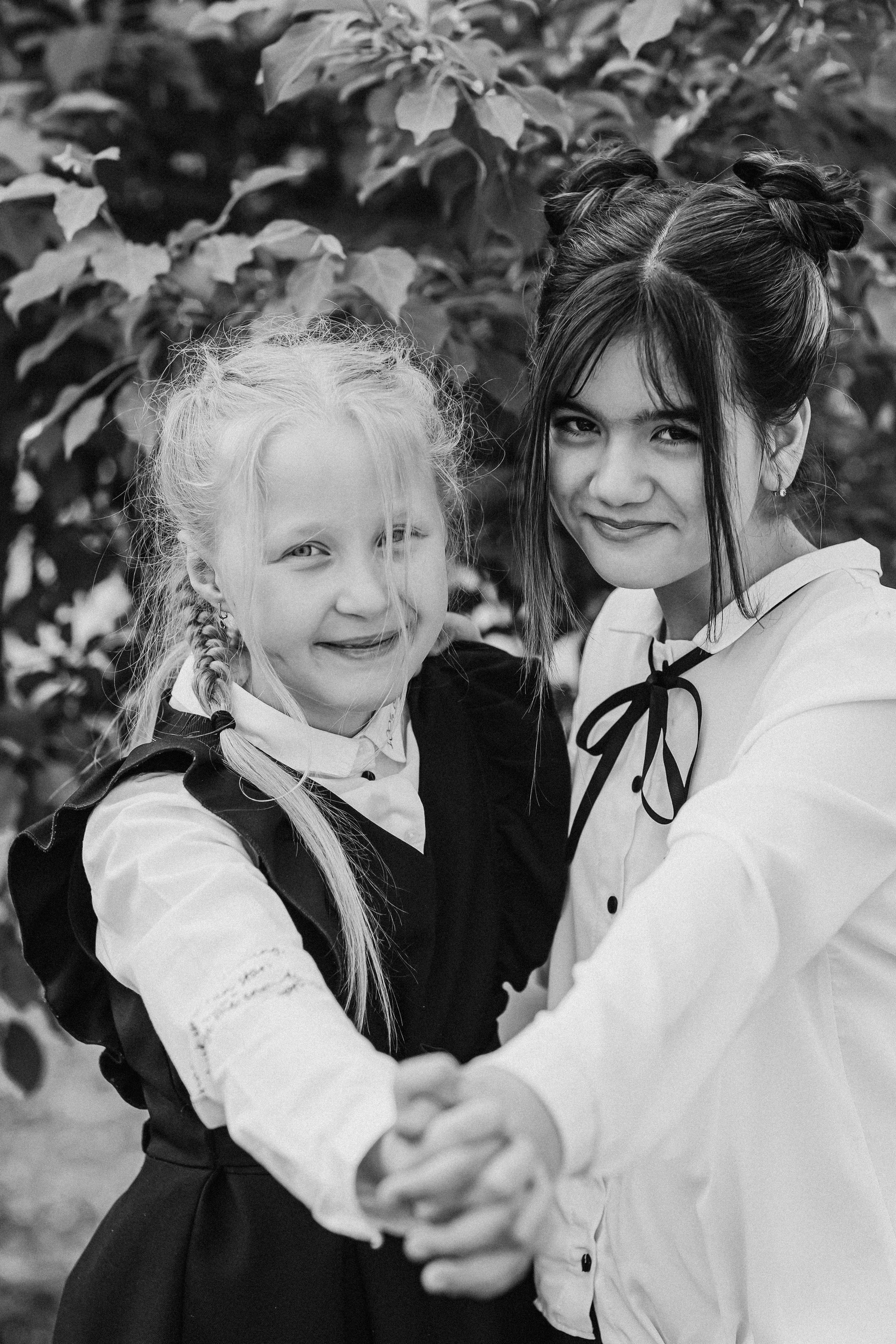 3 класс у школы. Семейный фотограф Тюмень, фотограф на роды Салмина Мария