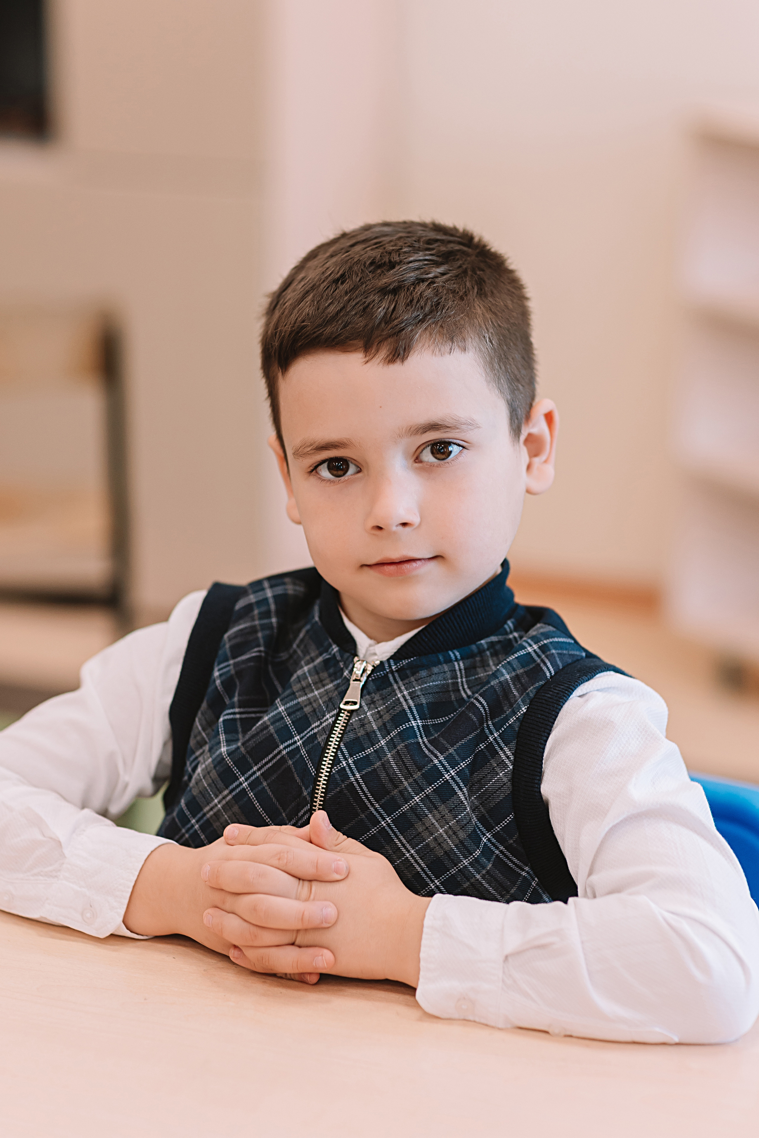 1 класс в кабинете. Семейный фотограф Тюмень, фотограф на роды Салмина Мария