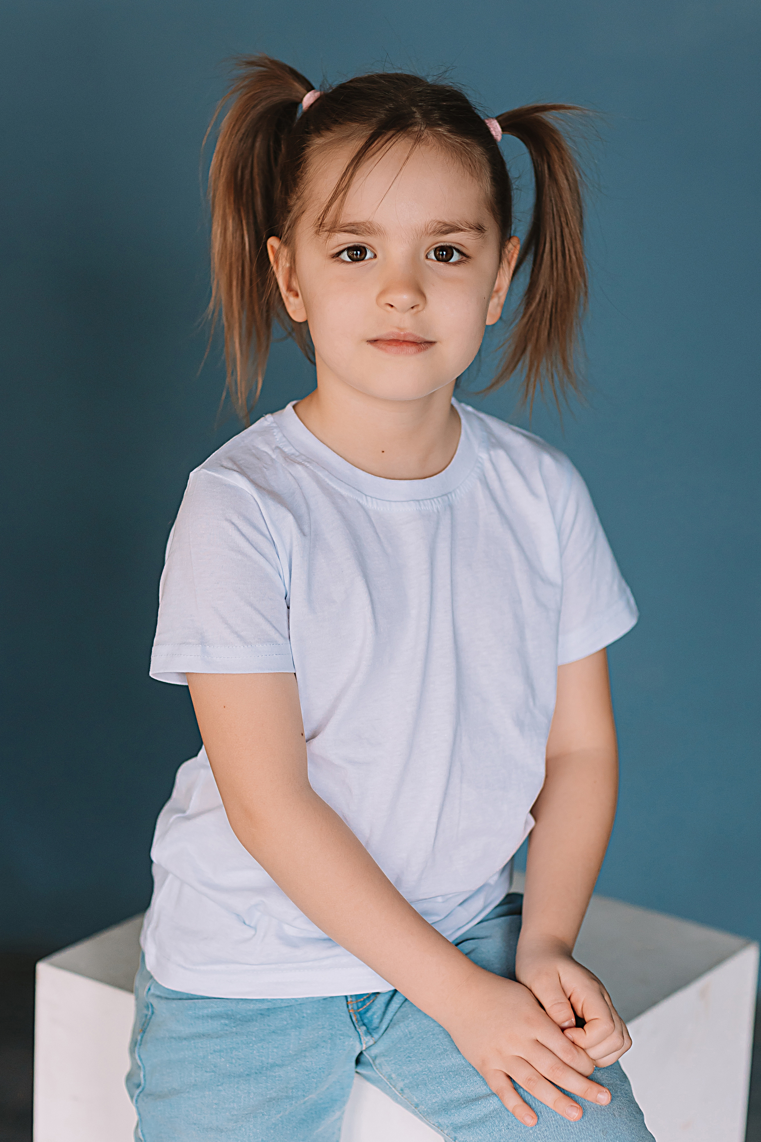 Садик в фотостудии. Семейный фотограф Тюмень, фотограф на роды Салмина Мария