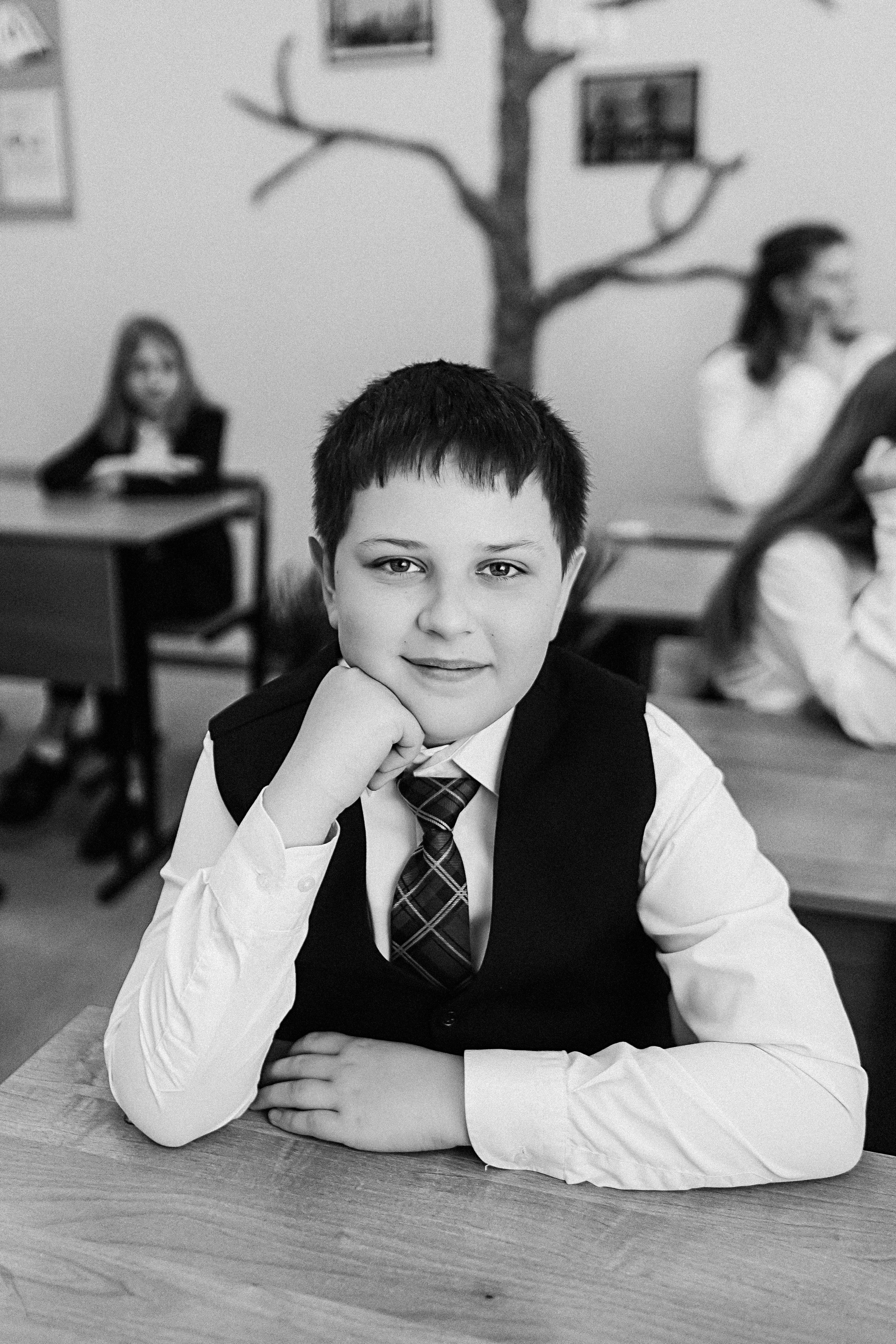 7 класс в стенах школы. Семейный фотограф Тюмень, фотограф на роды Салмина Мария