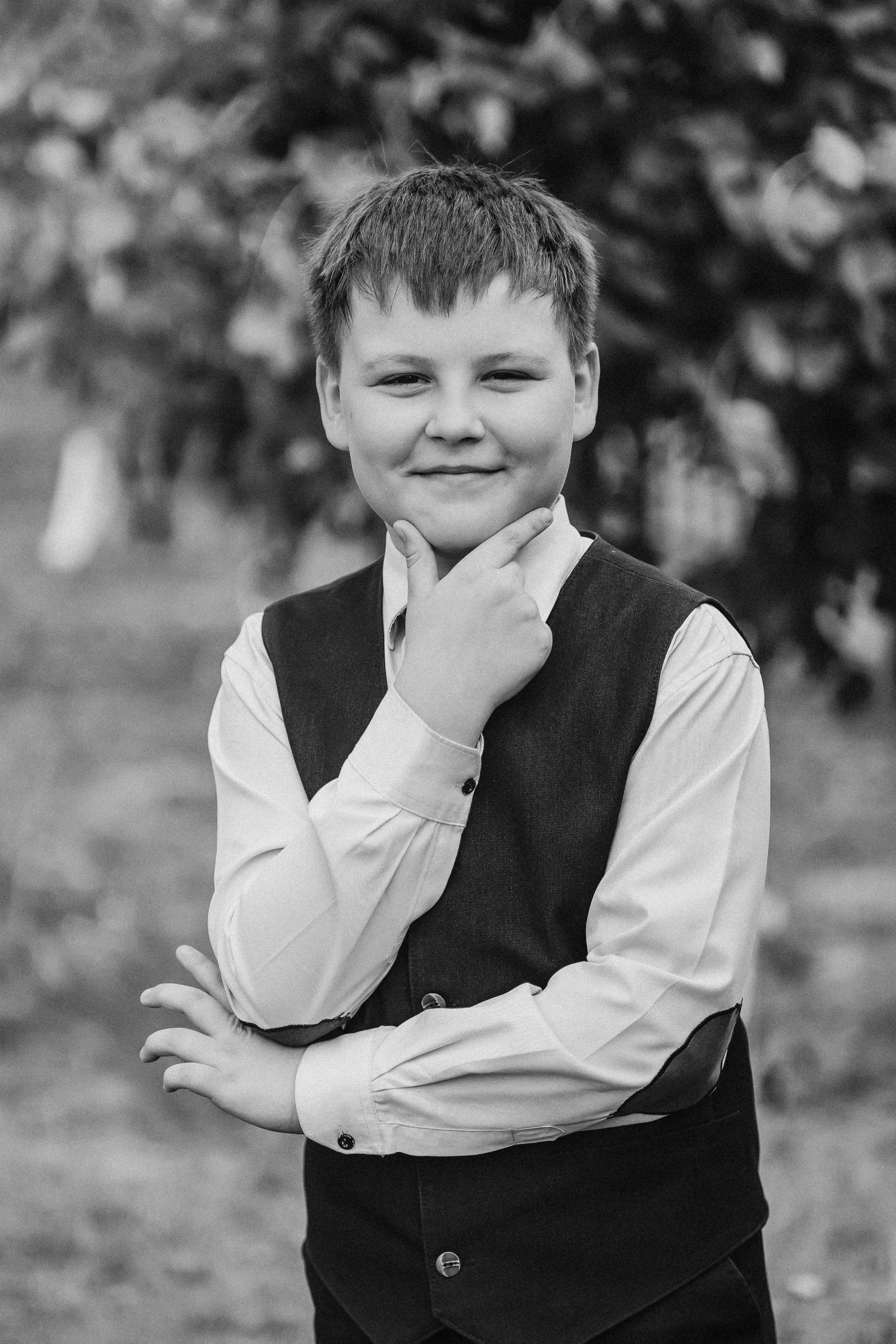 3 класс у школы. Семейный фотограф Тюмень, фотограф на роды Салмина Мария