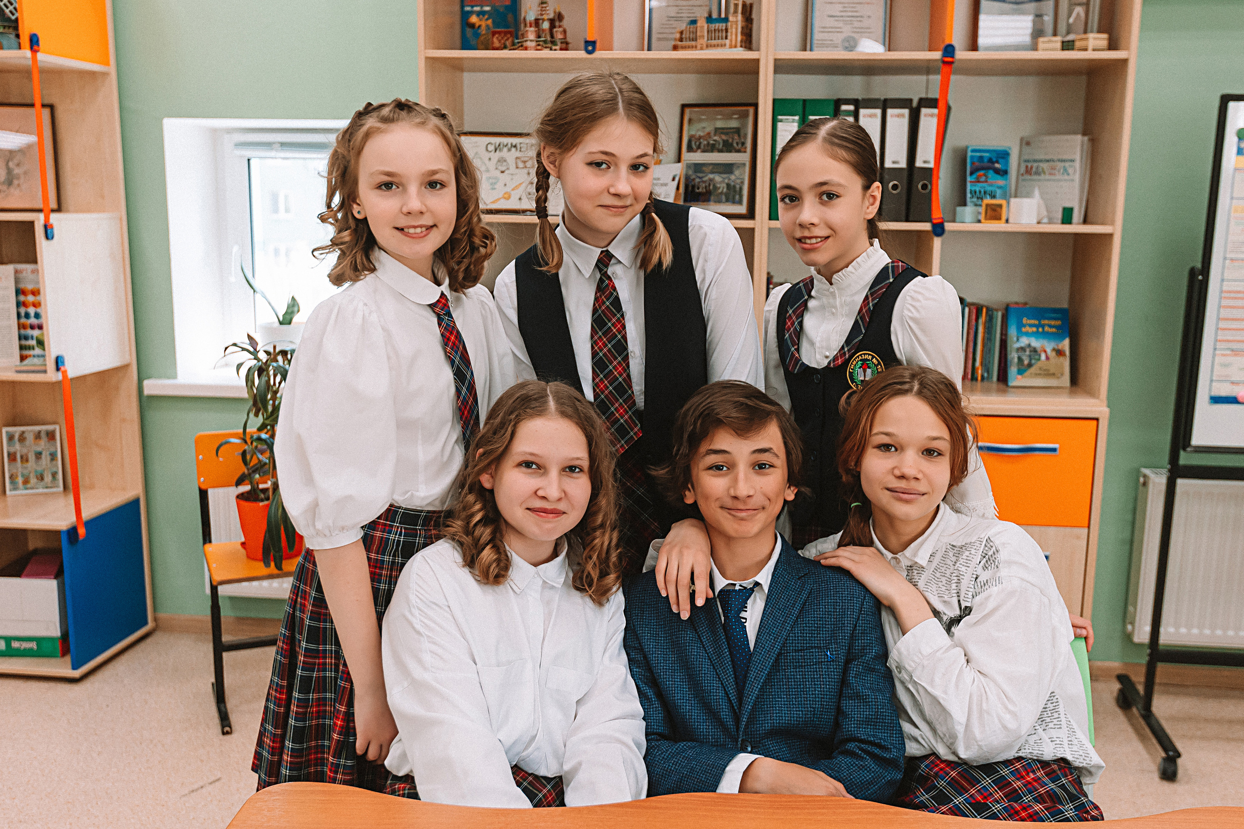 7 класс в кабинете. Семейный фотограф Тюмень, фотограф на роды Салмина Мария