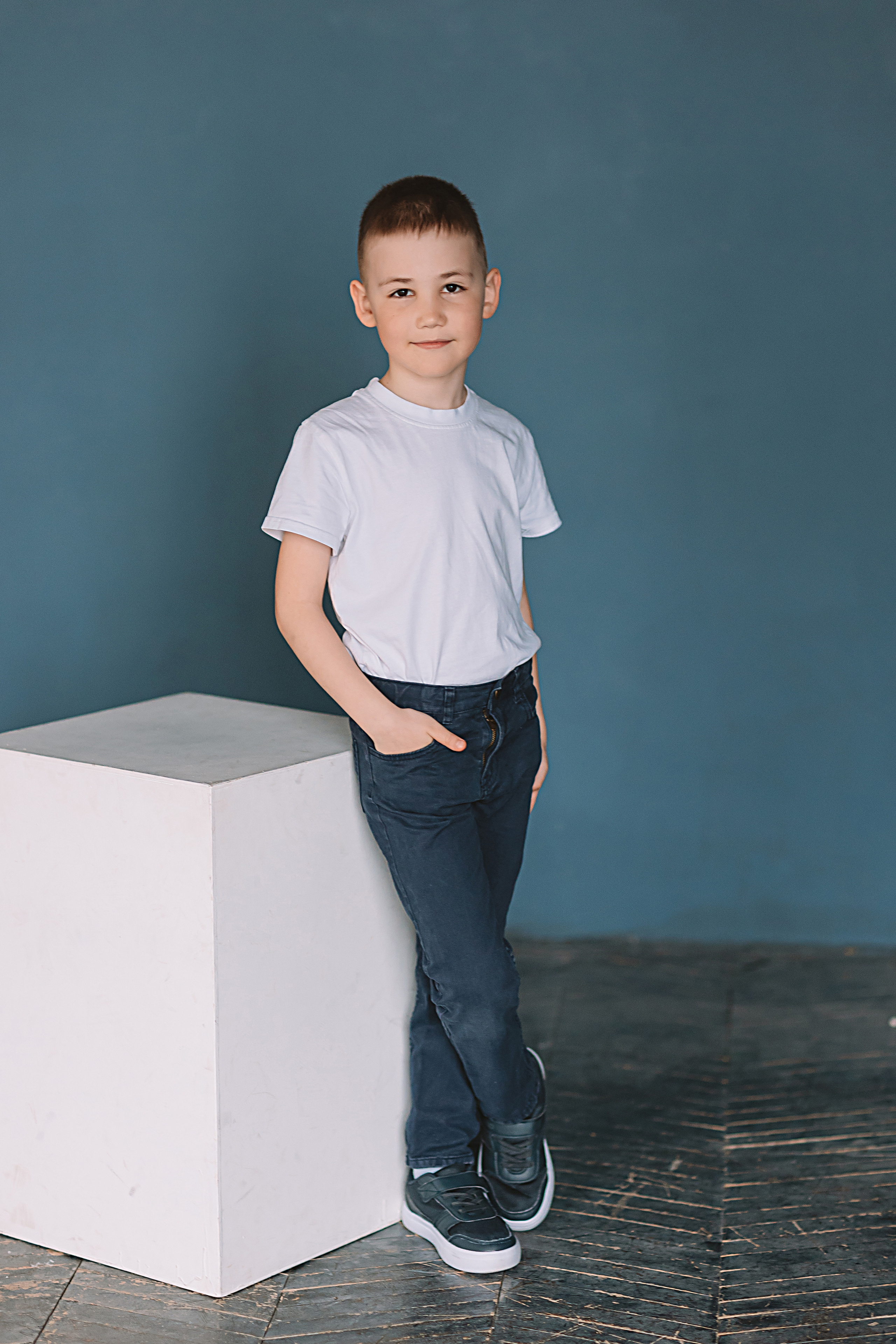 Садик в фотостудии. Семейный фотограф Тюмень, фотограф на роды Салмина Мария