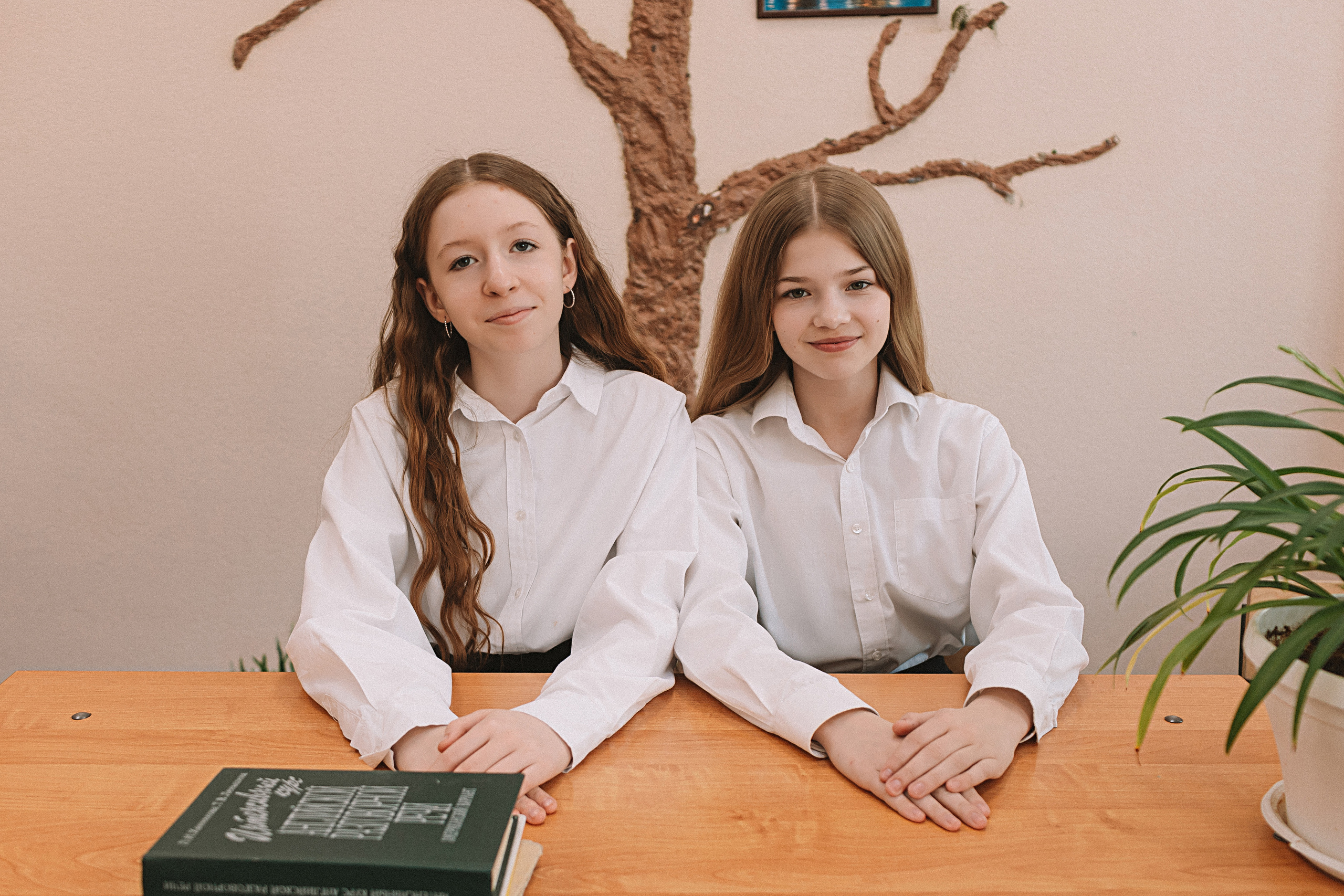 7 класс в стенах школы. Семейный фотограф Тюмень, фотограф на роды Салмина Мария