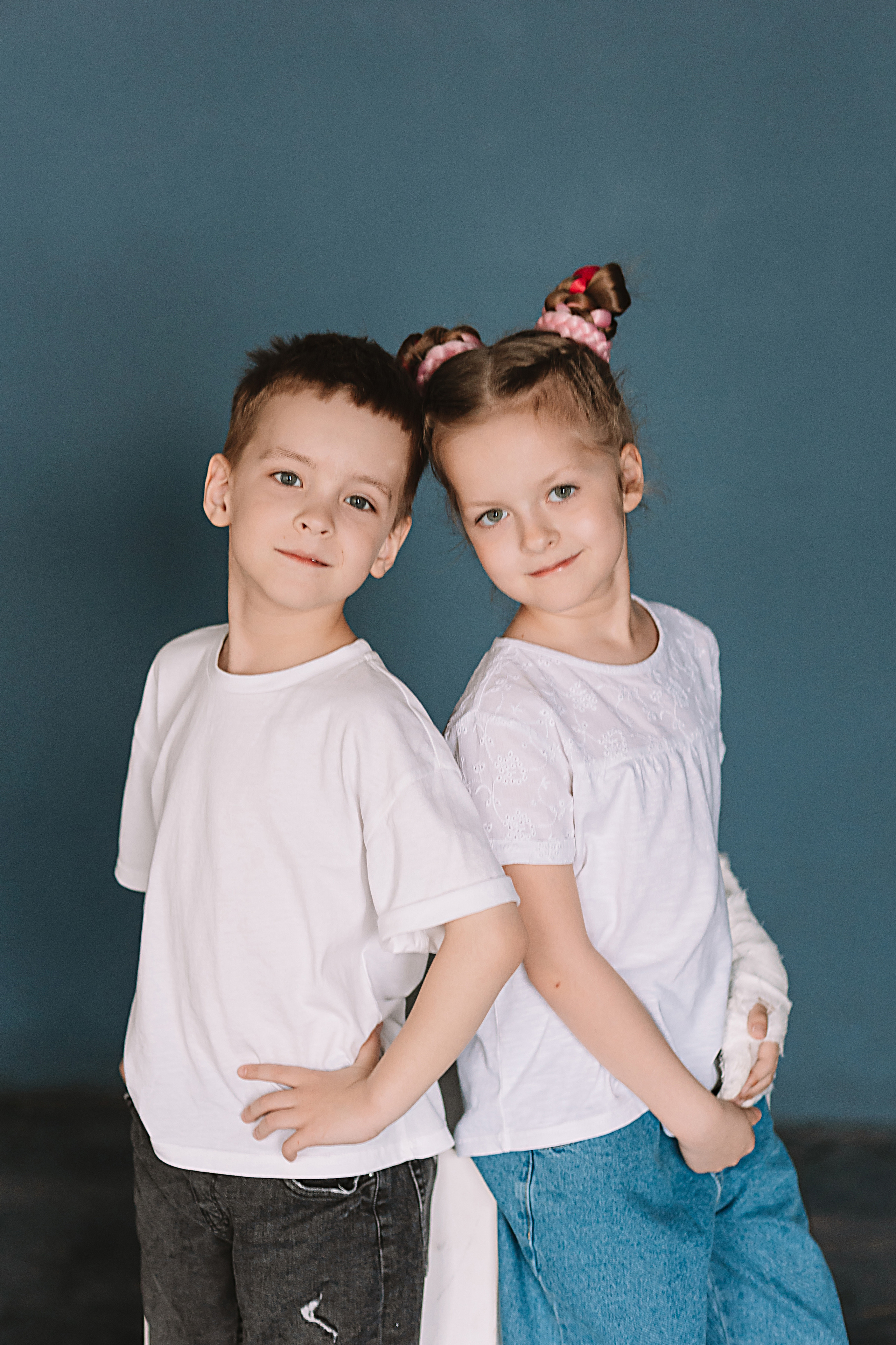 Садик в фотостудии. Семейный фотограф Тюмень, фотограф на роды Салмина Мария