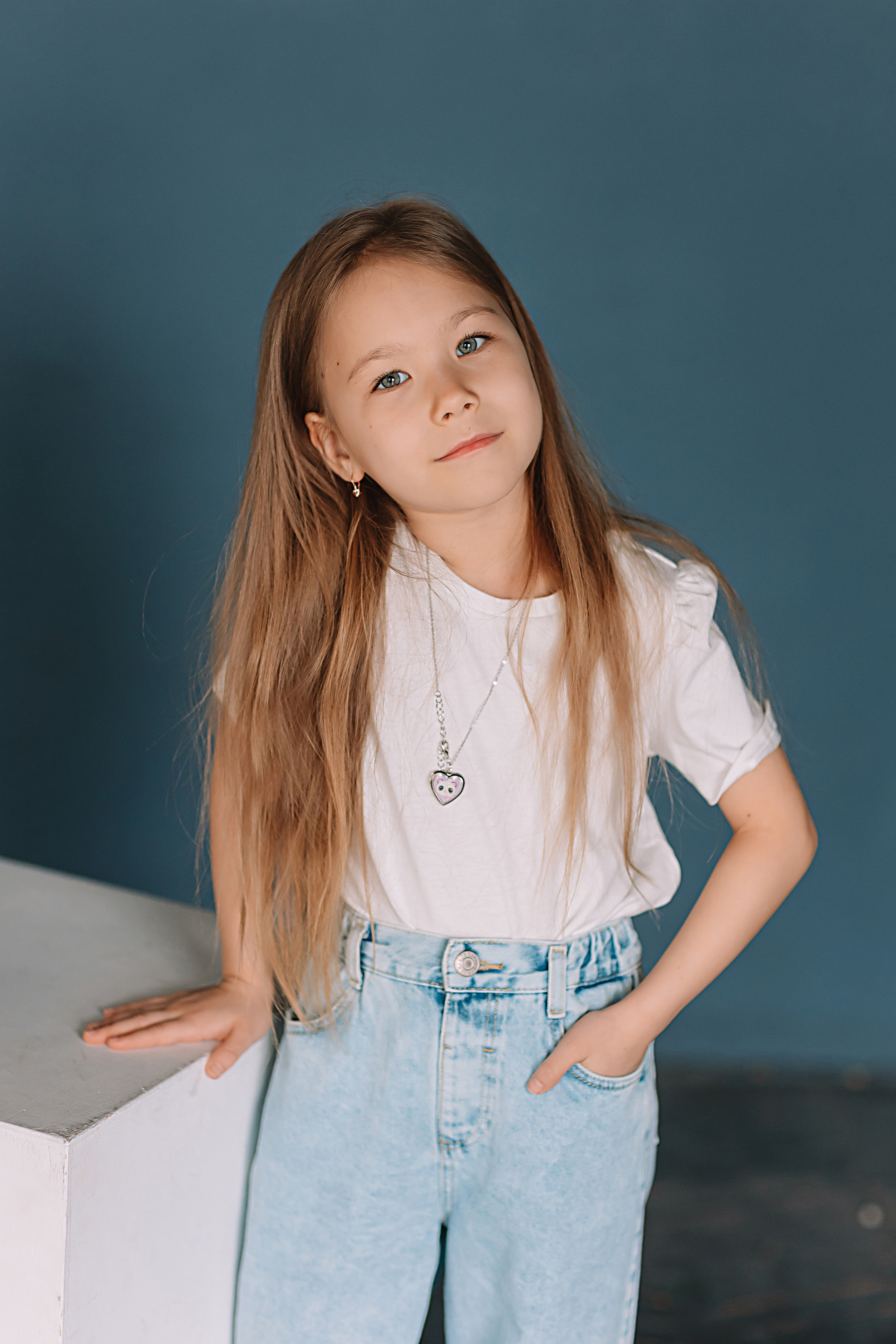 Садик в фотостудии. Семейный фотограф Тюмень, фотограф на роды Салмина Мария