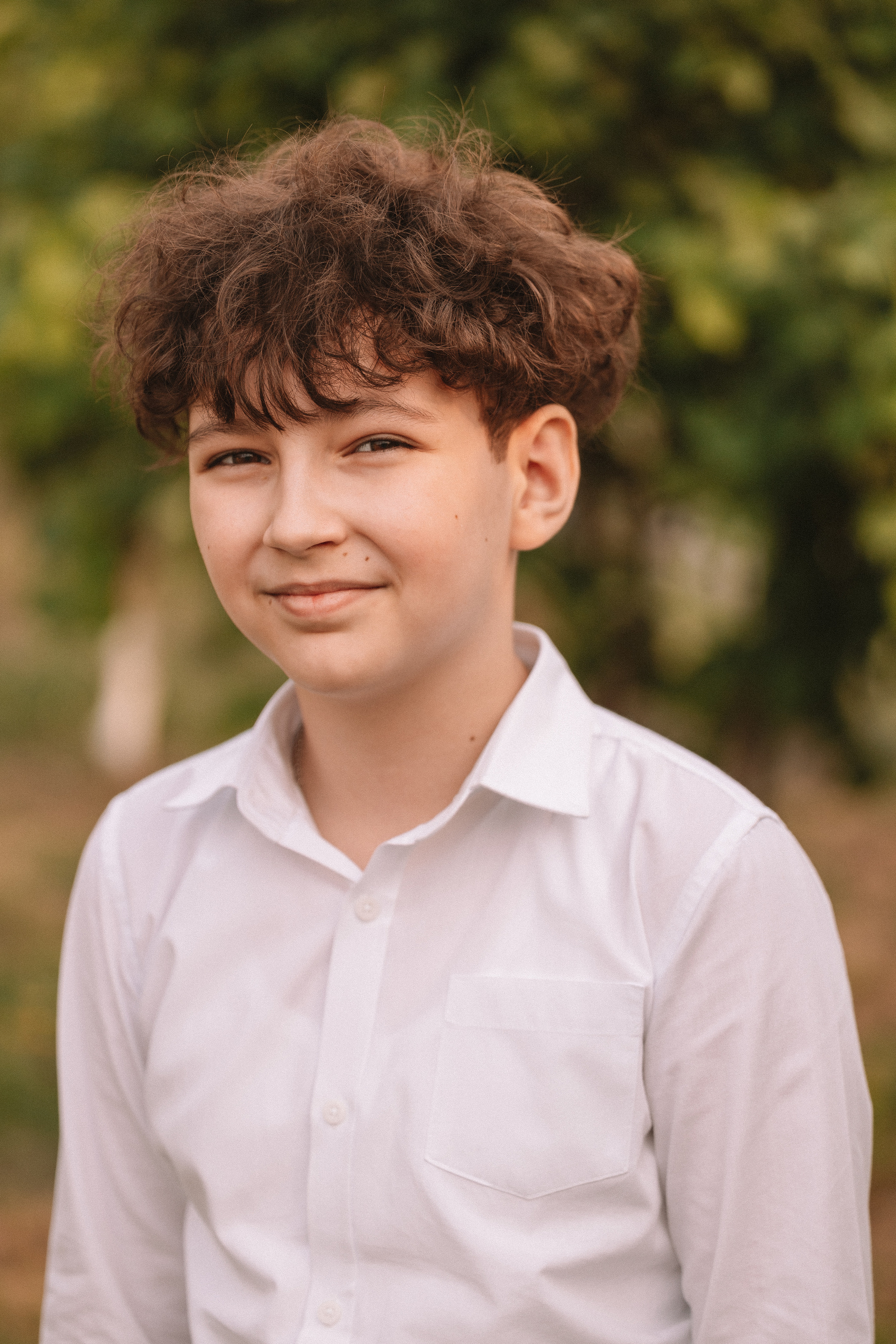 3 класс у школы. Семейный фотограф Тюмень, фотограф на роды Салмина Мария