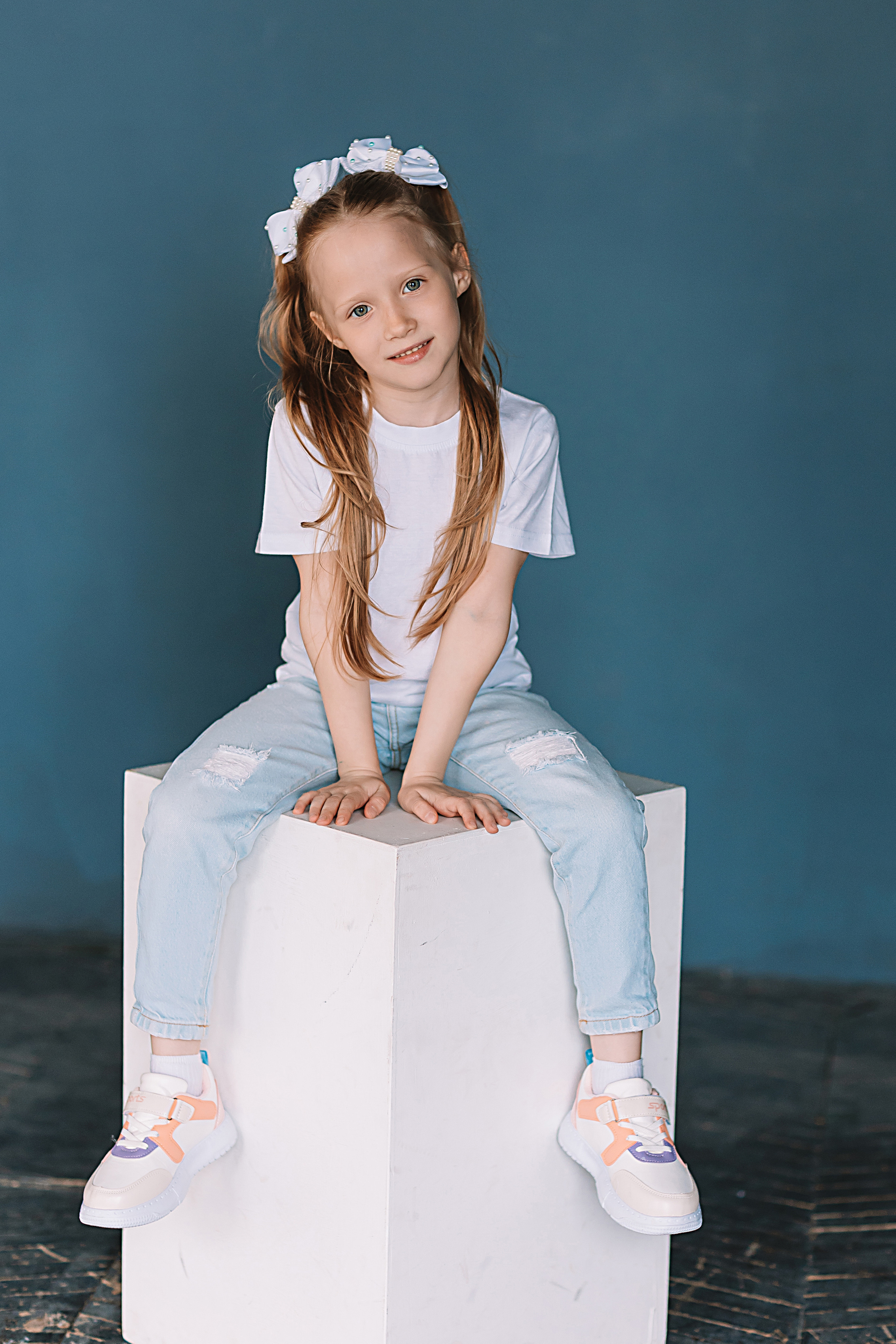 Садик в фотостудии. Семейный фотограф Тюмень, фотограф на роды Салмина Мария