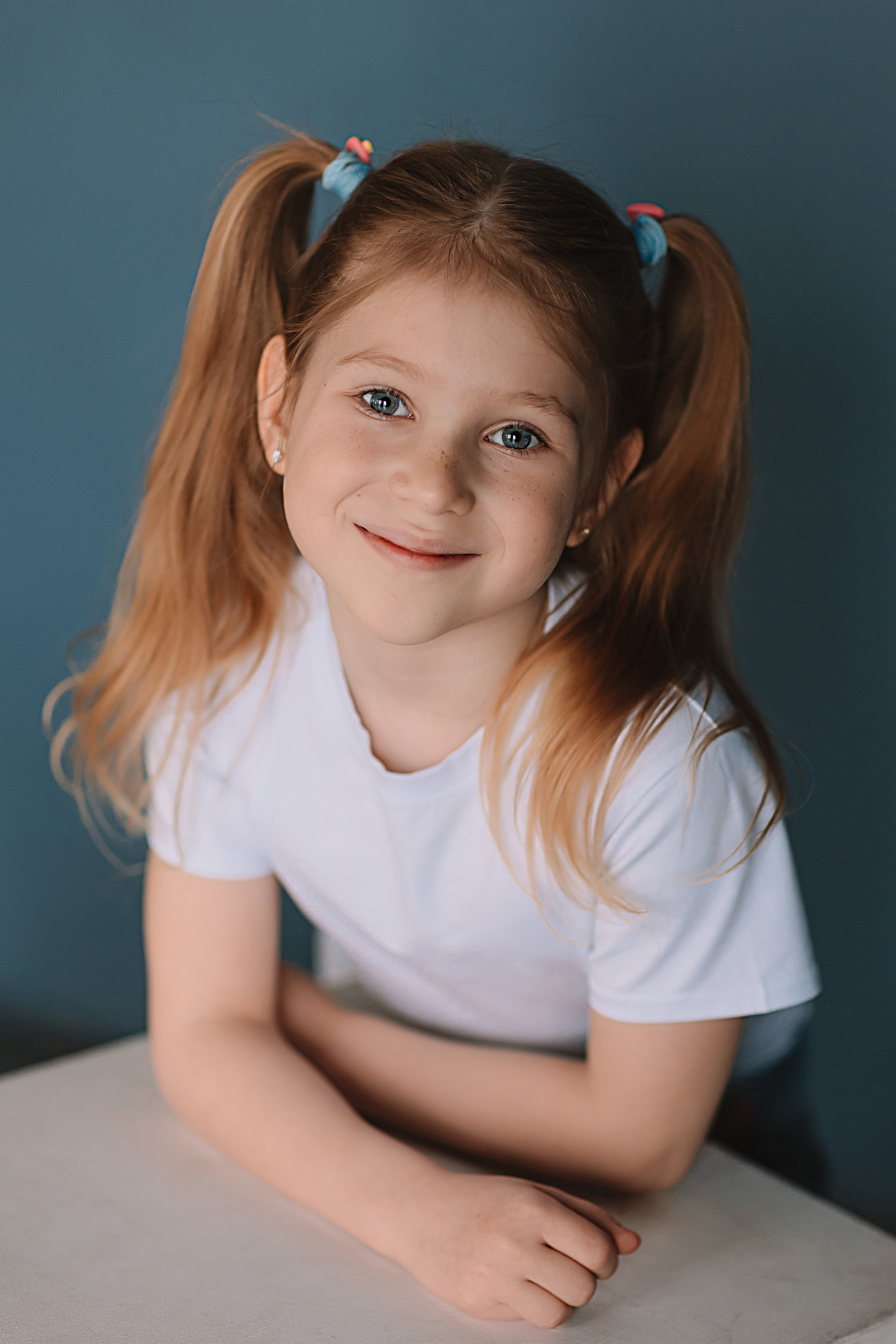 Садик в фотостудии. Семейный фотограф Тюмень, фотограф на роды Салмина Мария