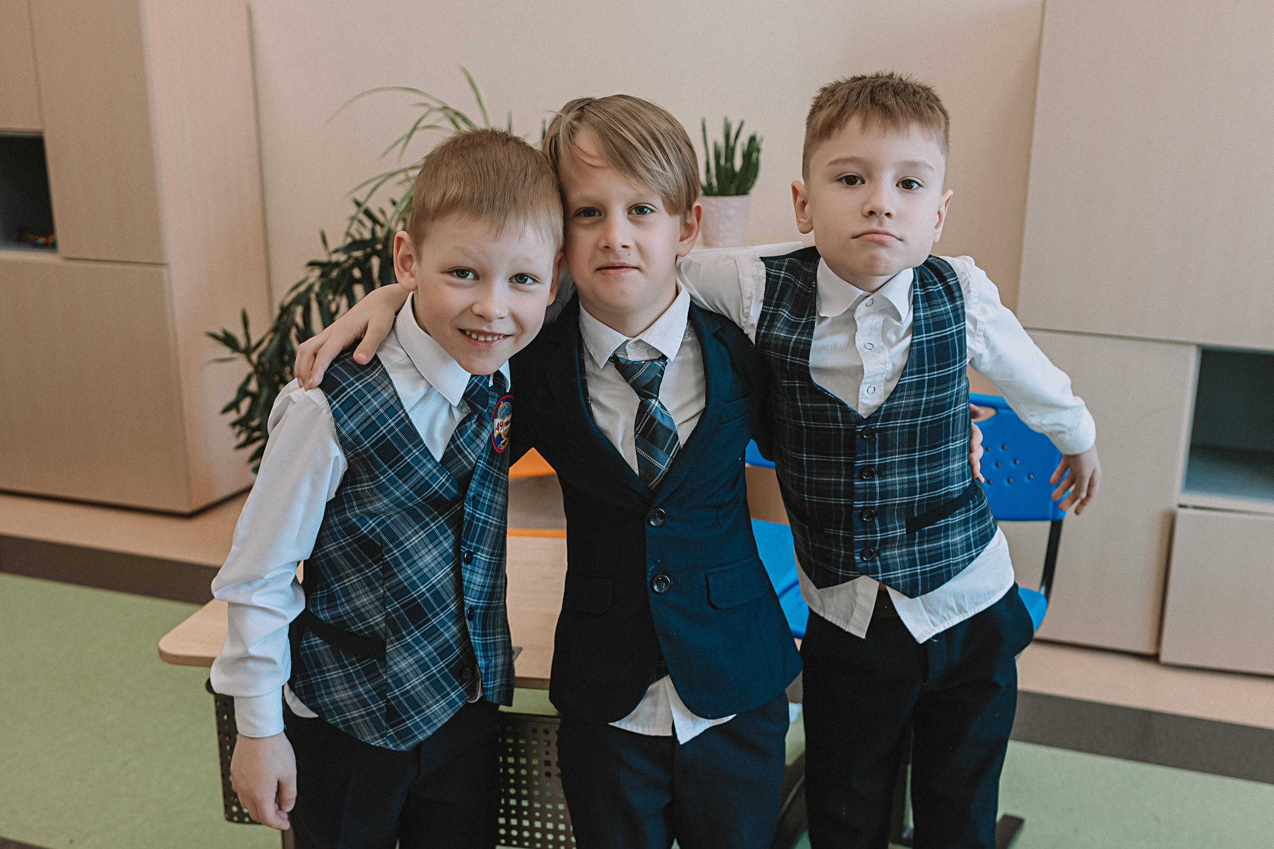 1 класс в кабинете. Семейный фотограф Тюмень, фотограф на роды Салмина Мария