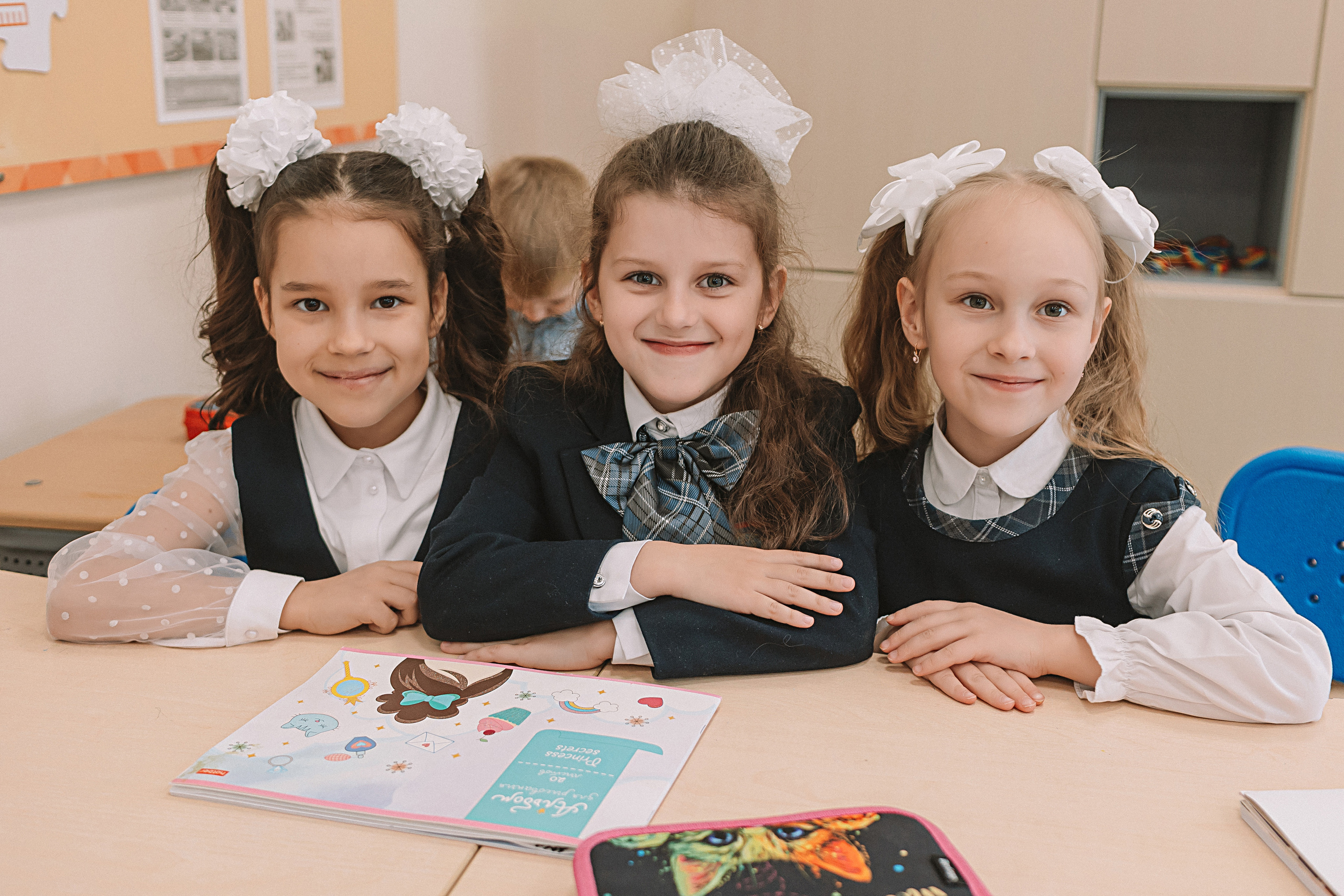 1 класс в кабинете. Семейный фотограф Тюмень, фотограф на роды Салмина Мария