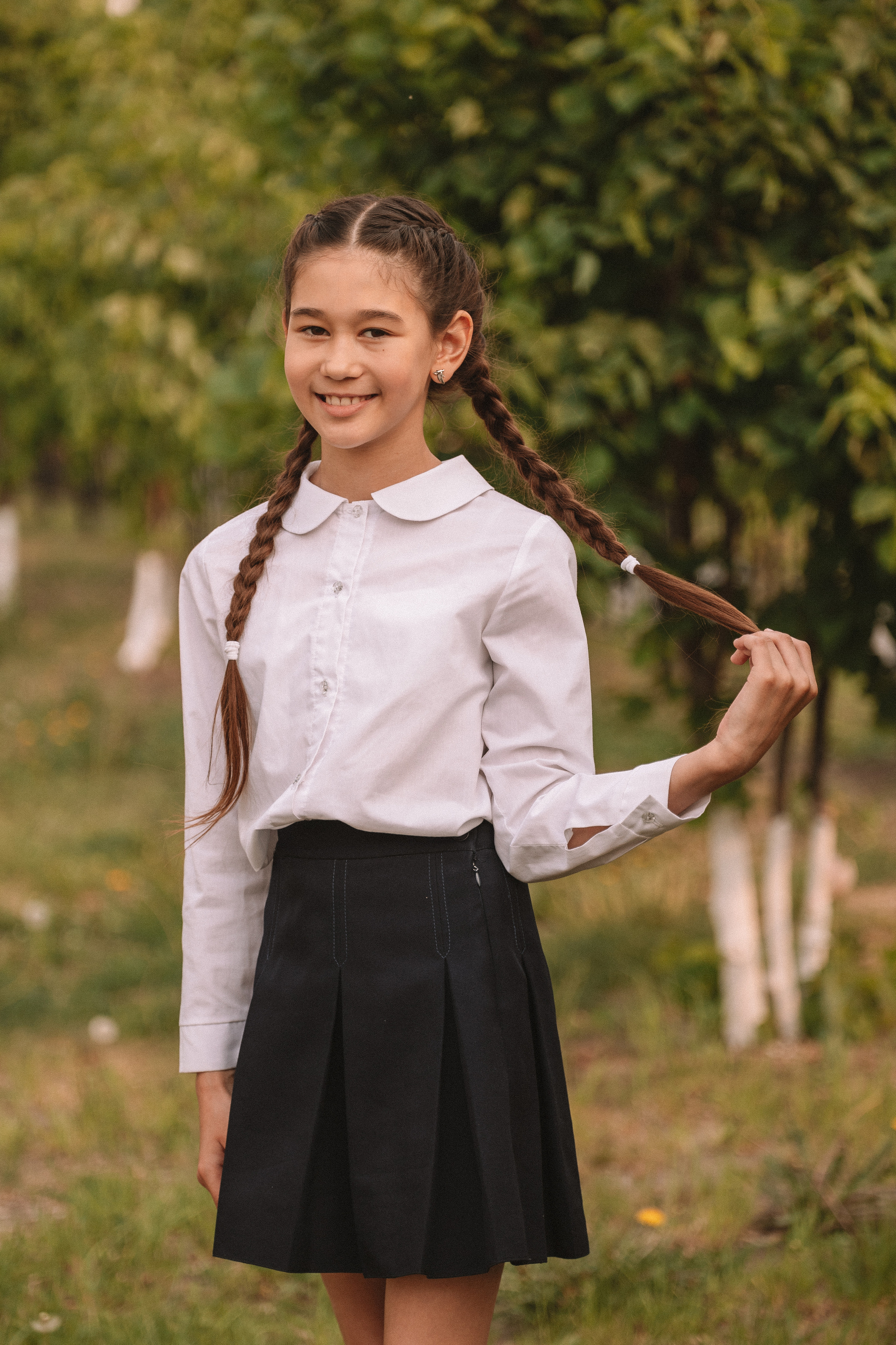 3 класс у школы. Семейный фотограф Тюмень, фотограф на роды Салмина Мария