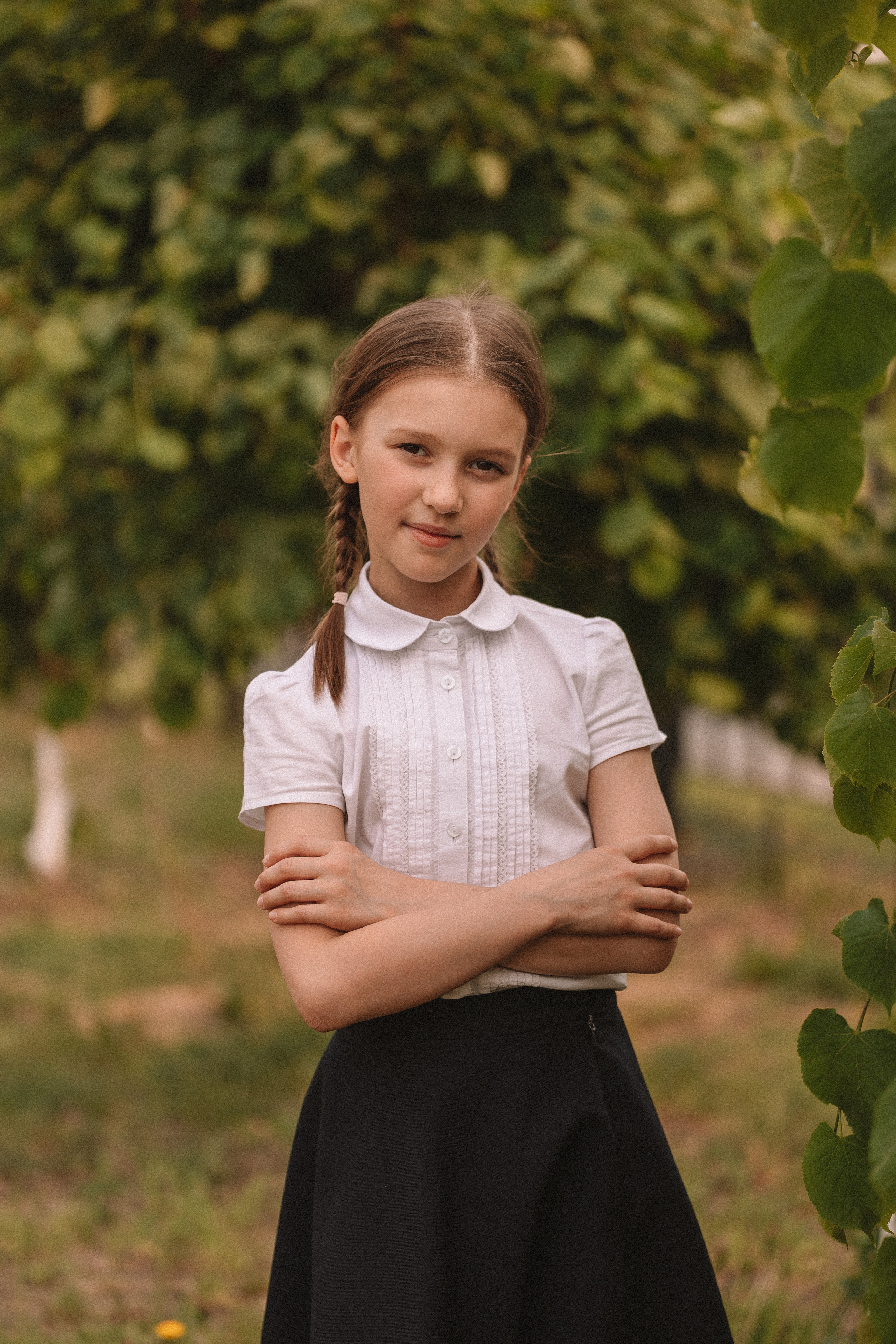 3 класс у школы. Семейный фотограф Тюмень, фотограф на роды Салмина Мария