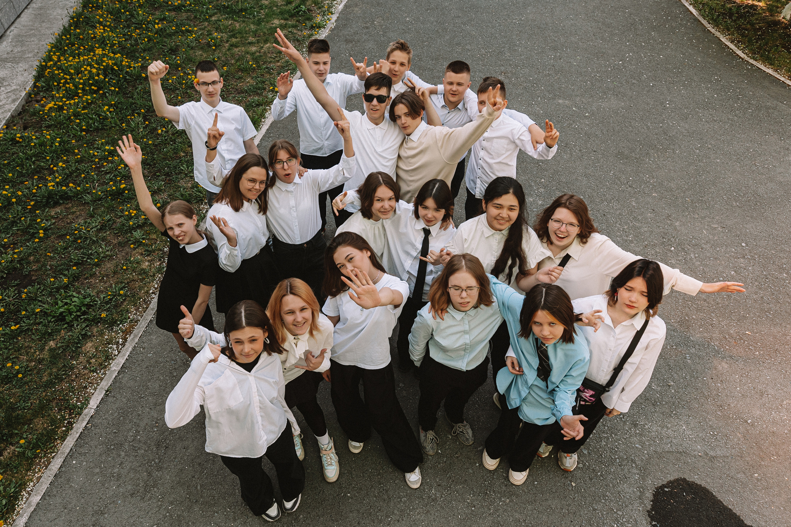 7 класс на улице. Семейный фотограф Тюмень, фотограф на роды Салмина Мария