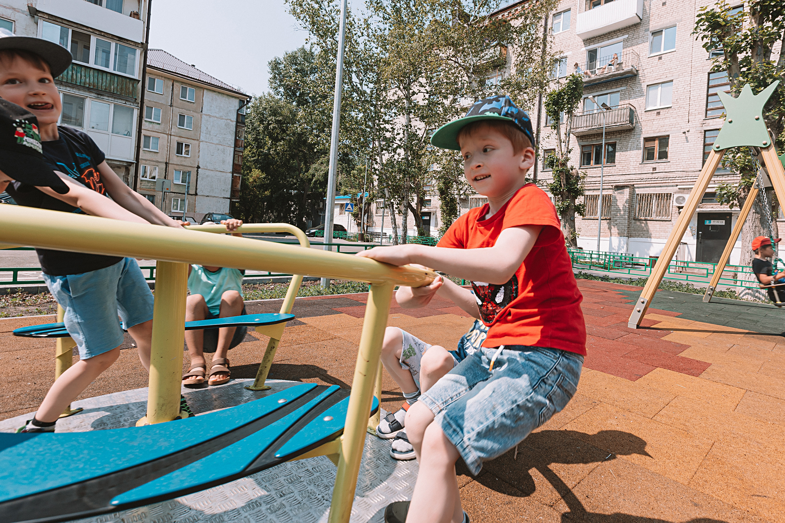 Один день в саду (частный). Семейный фотограф Тюмень, фотограф на роды Салмина Мария