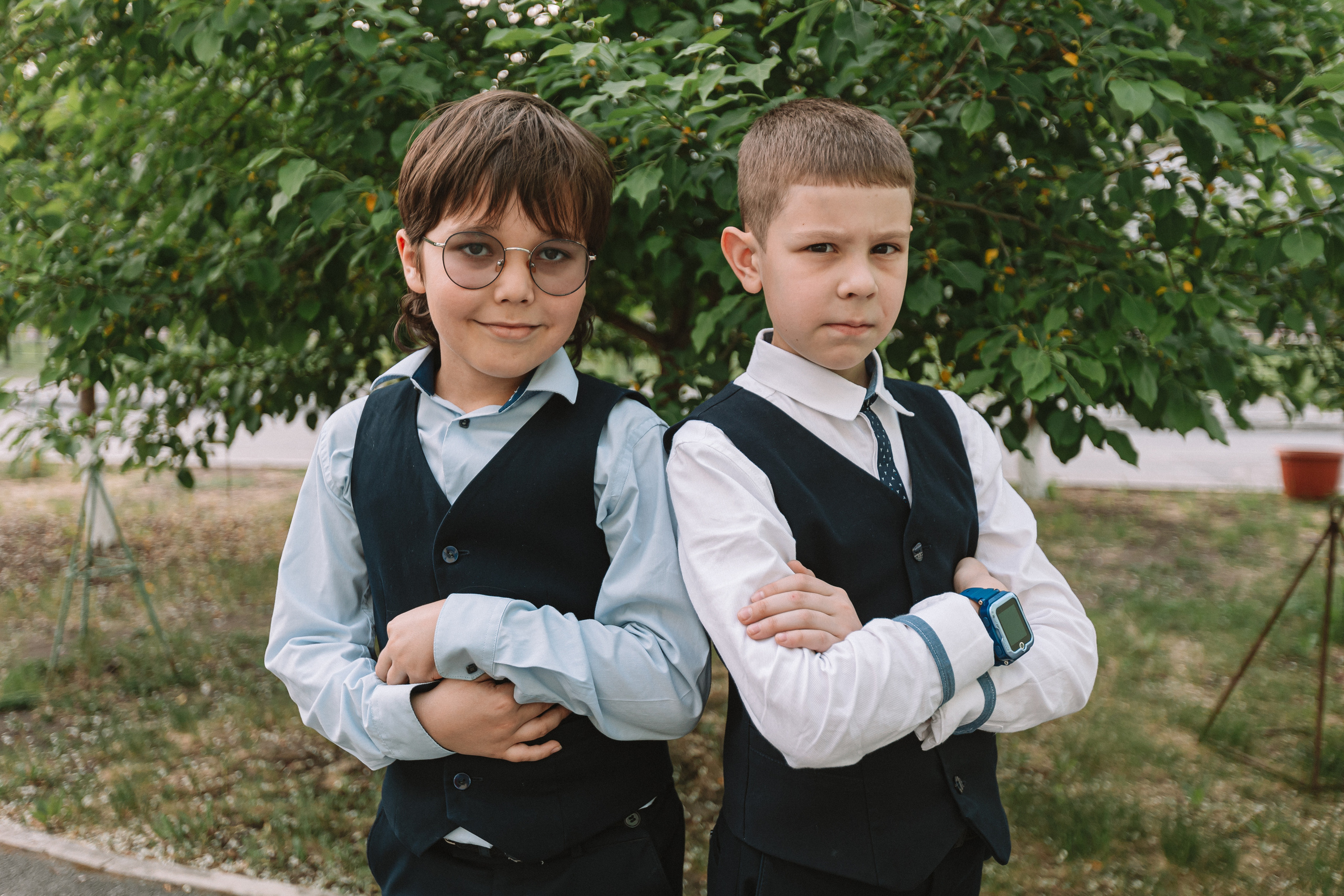 3 класс у школы. Семейный фотограф Тюмень, фотограф на роды Салмина Мария