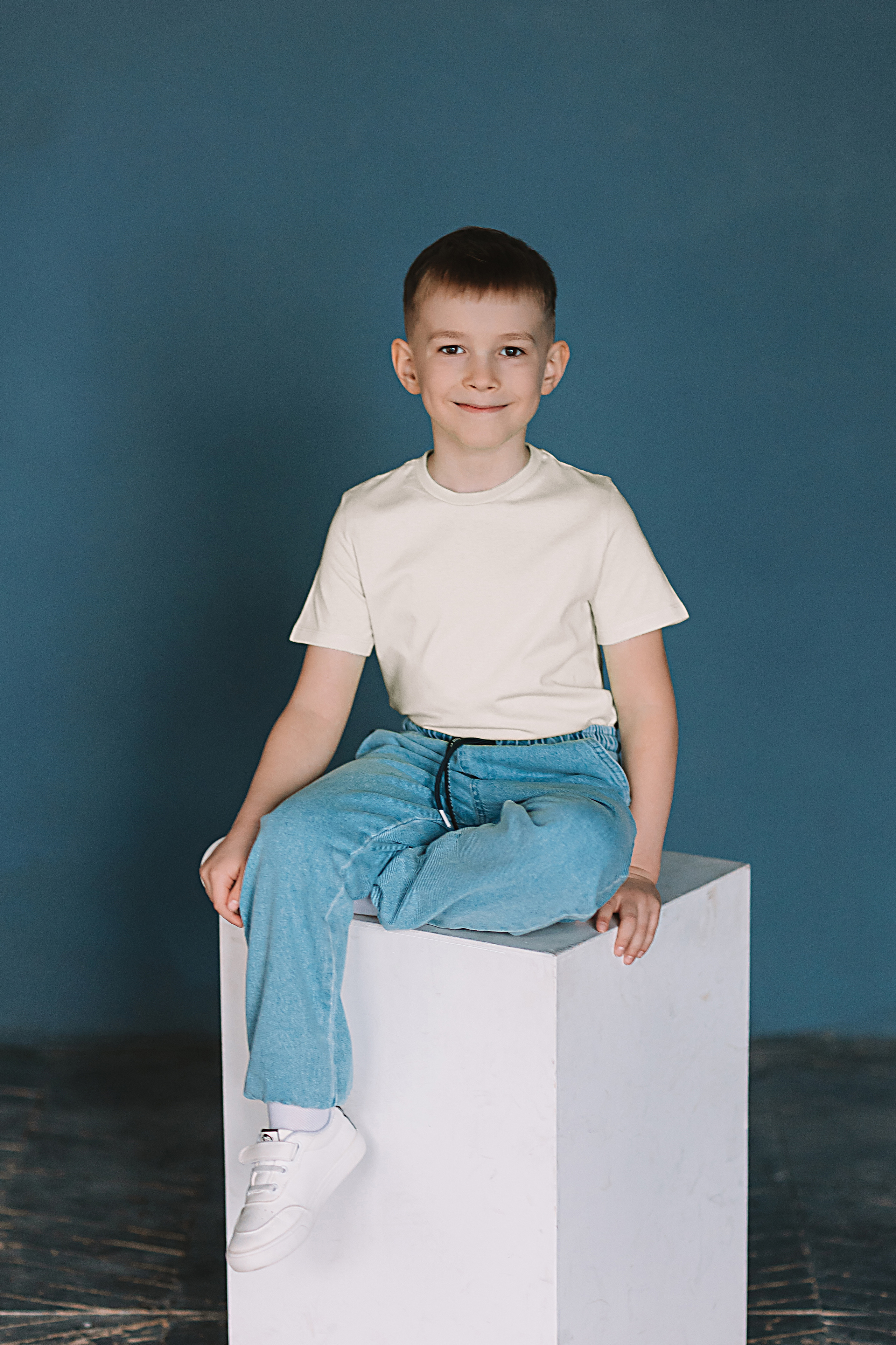 Садик в фотостудии. Семейный фотограф Тюмень, фотограф на роды Салмина Мария