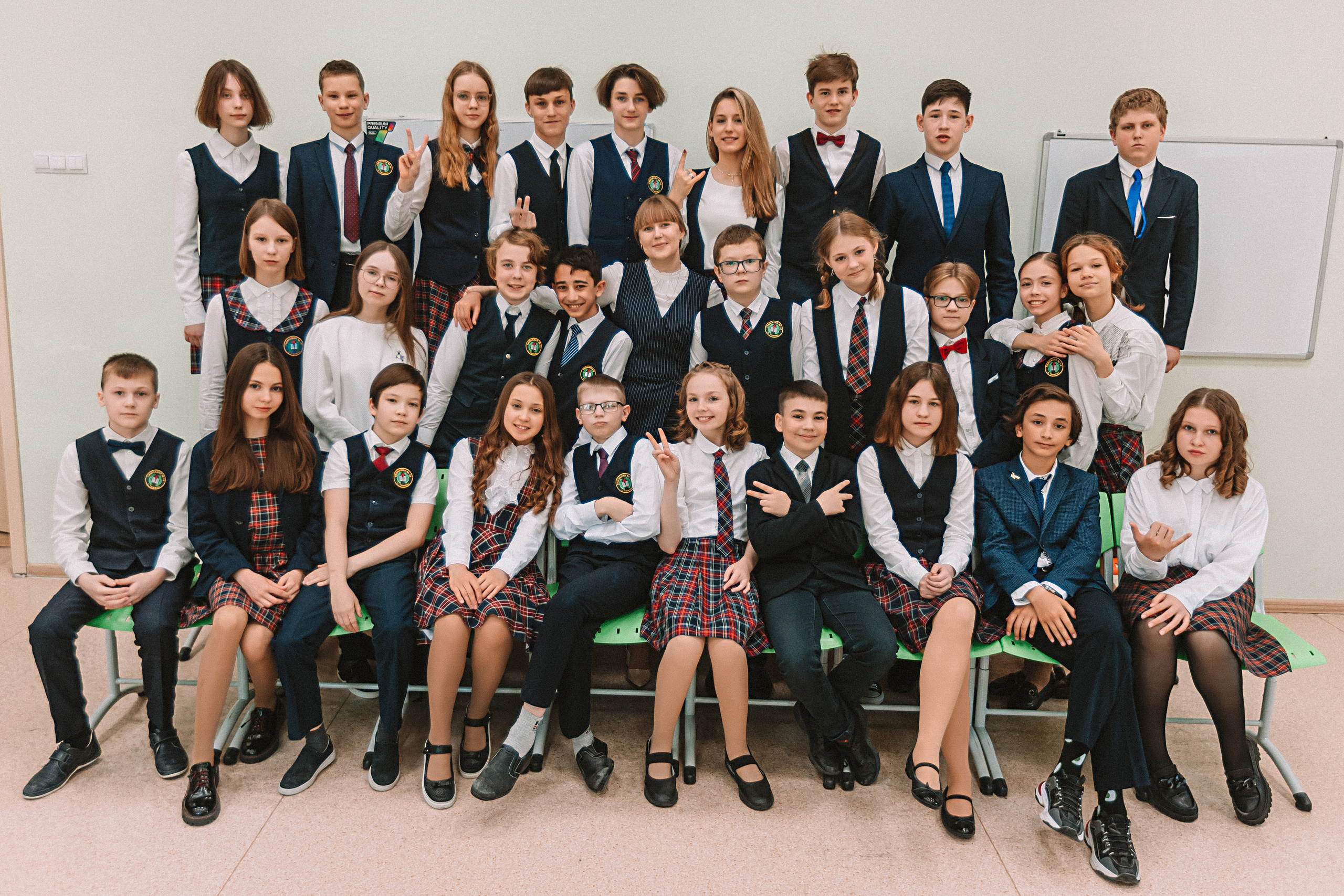 7 класс в кабинете. Семейный фотограф Тюмень, фотограф на роды Салмина Мария