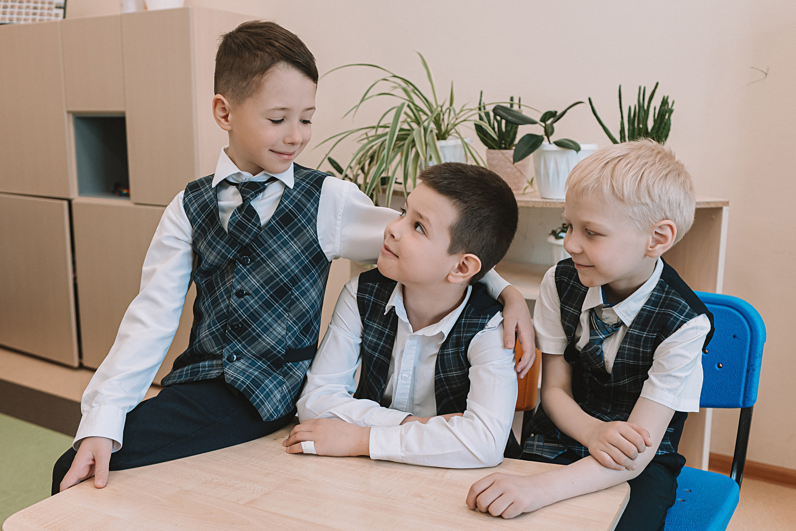 1 класс в кабинете. Семейный фотограф Тюмень, фотограф на роды Салмина Мария