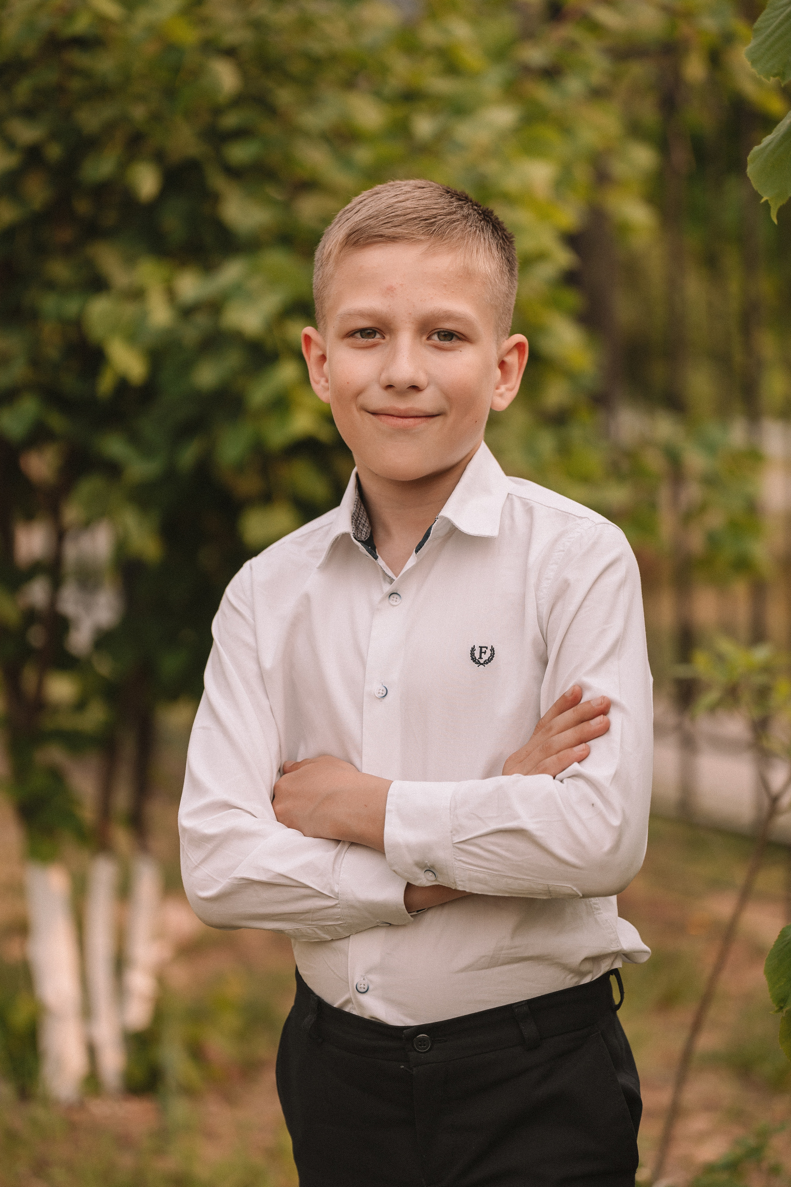 3 класс у школы. Семейный фотограф Тюмень, фотограф на роды Салмина Мария