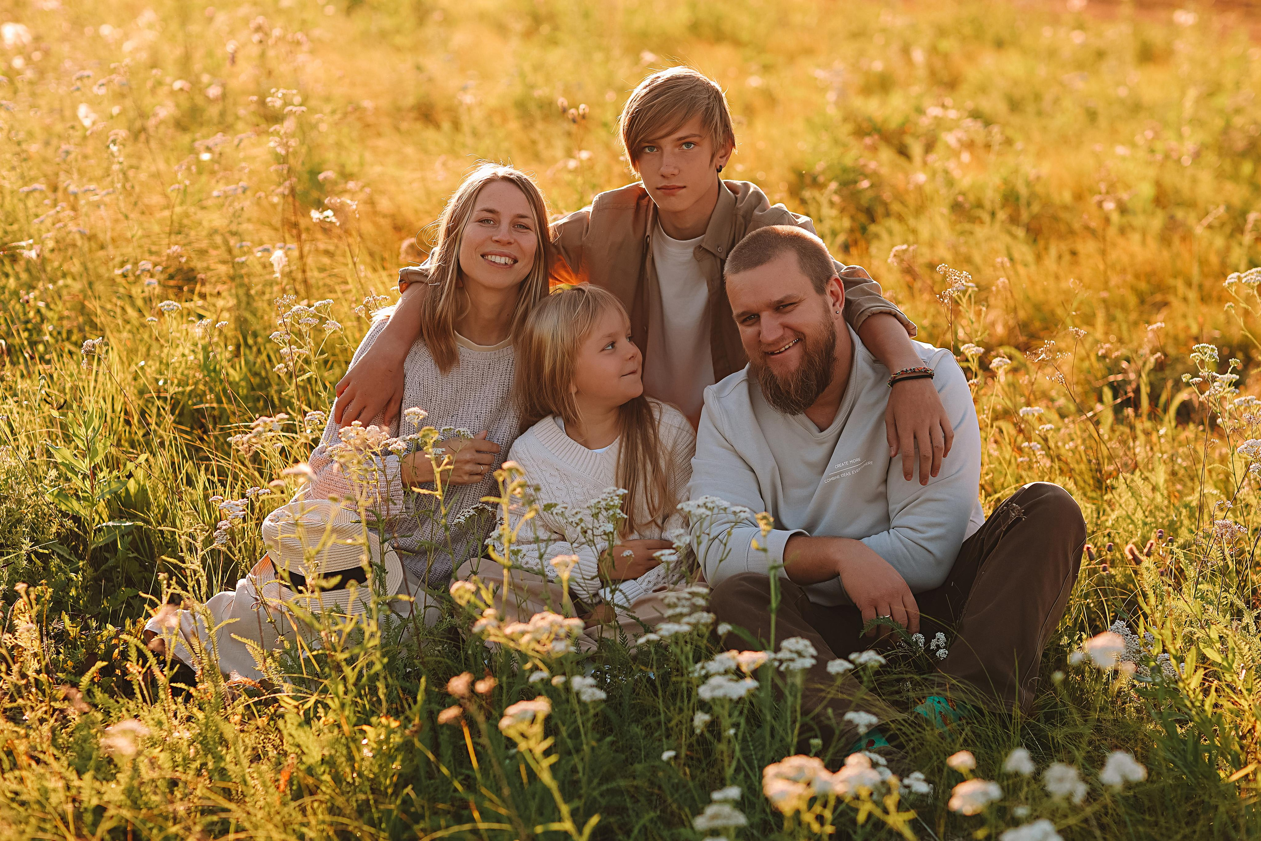 Семейная (каменка). Семейный фотограф Тюмень, фотограф на роды Салмина Мария