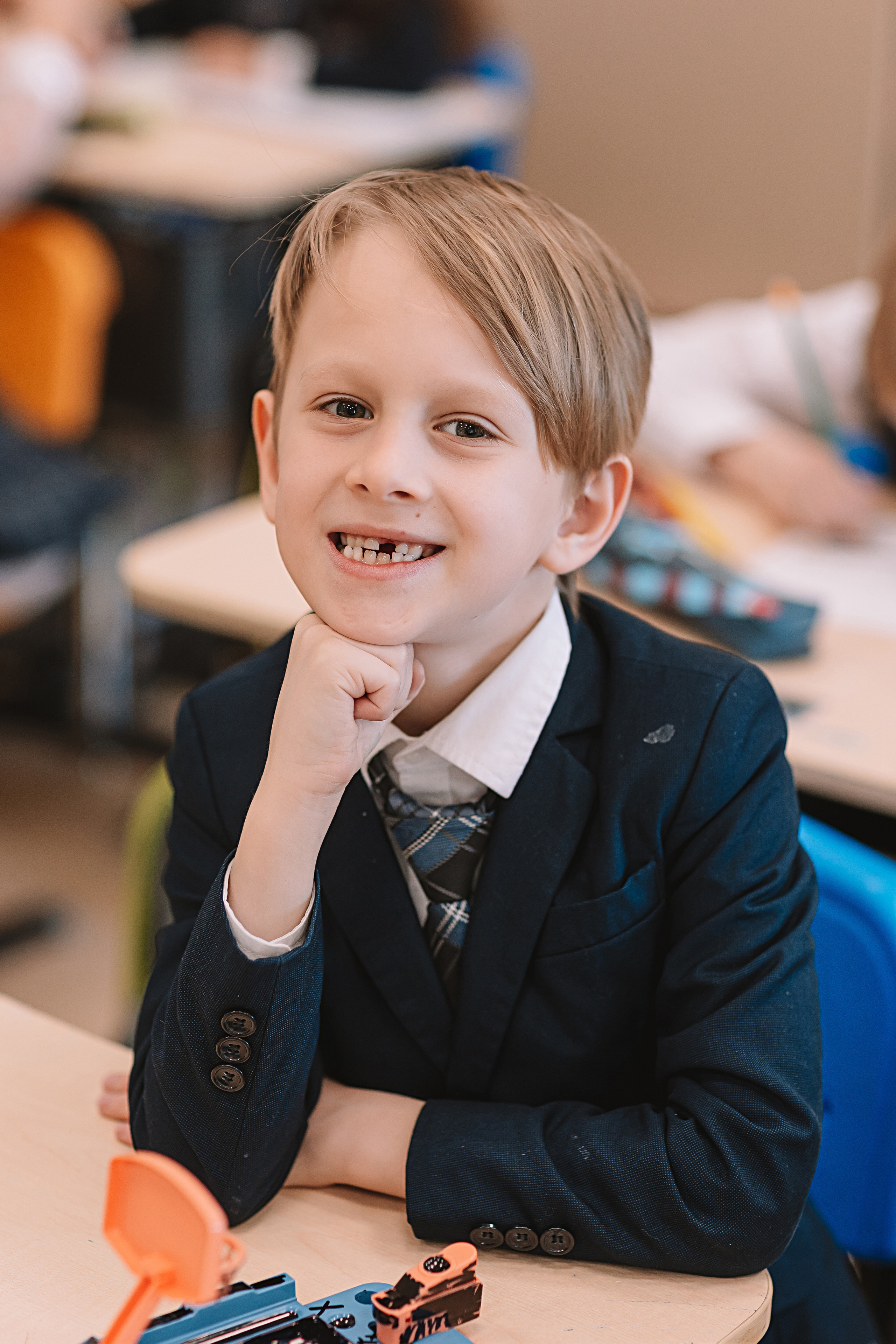 1 класс в кабинете. Семейный фотограф Тюмень, фотограф на роды Салмина Мария