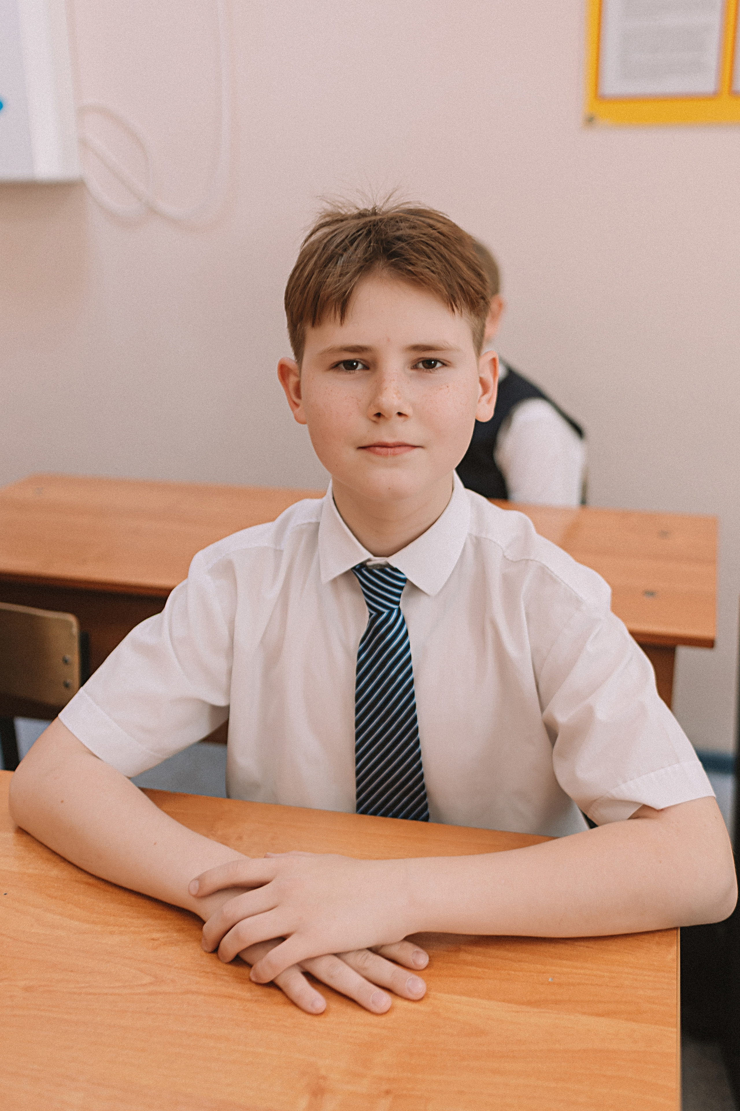 7 класс в стенах школы. Семейный фотограф Тюмень, фотограф на роды Салмина Мария