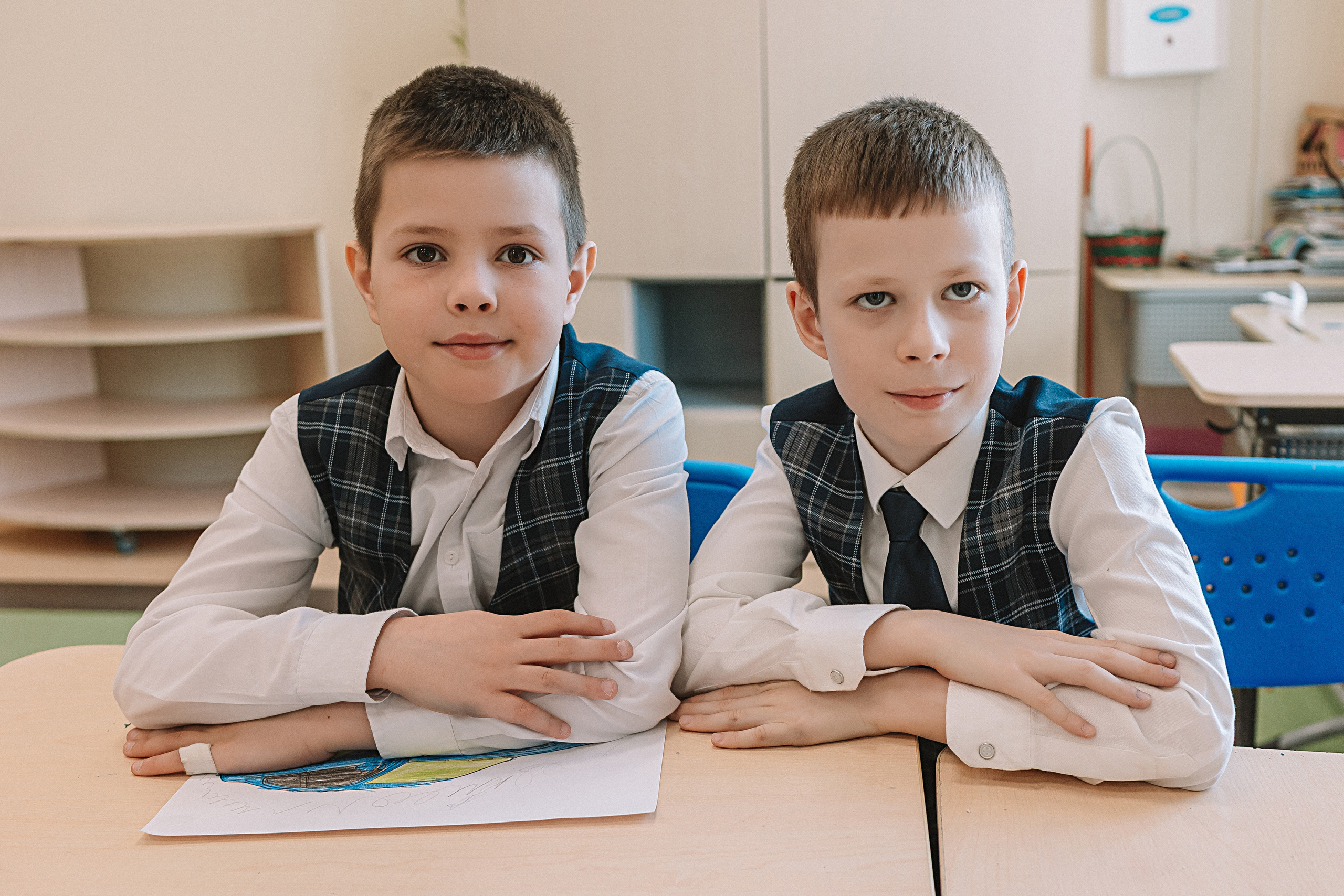 1 класс в кабинете. Семейный фотограф Тюмень, фотограф на роды Салмина Мария