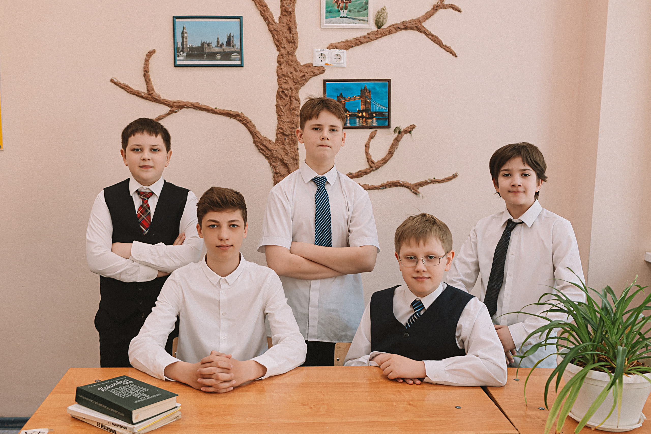 7 класс в стенах школы. Семейный фотограф Тюмень, фотограф на роды Салмина Мария