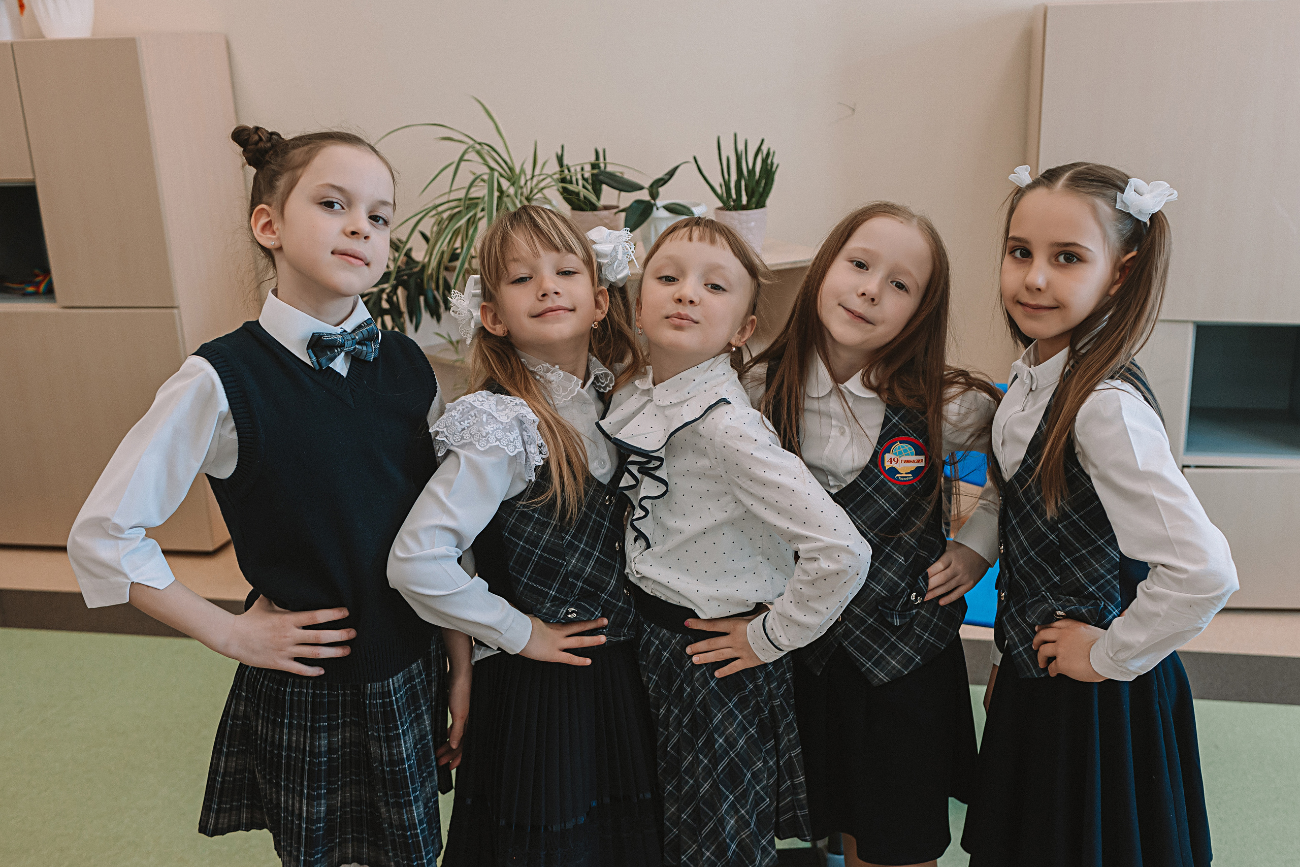 1 класс в кабинете. Семейный фотограф Тюмень, фотограф на роды Салмина Мария