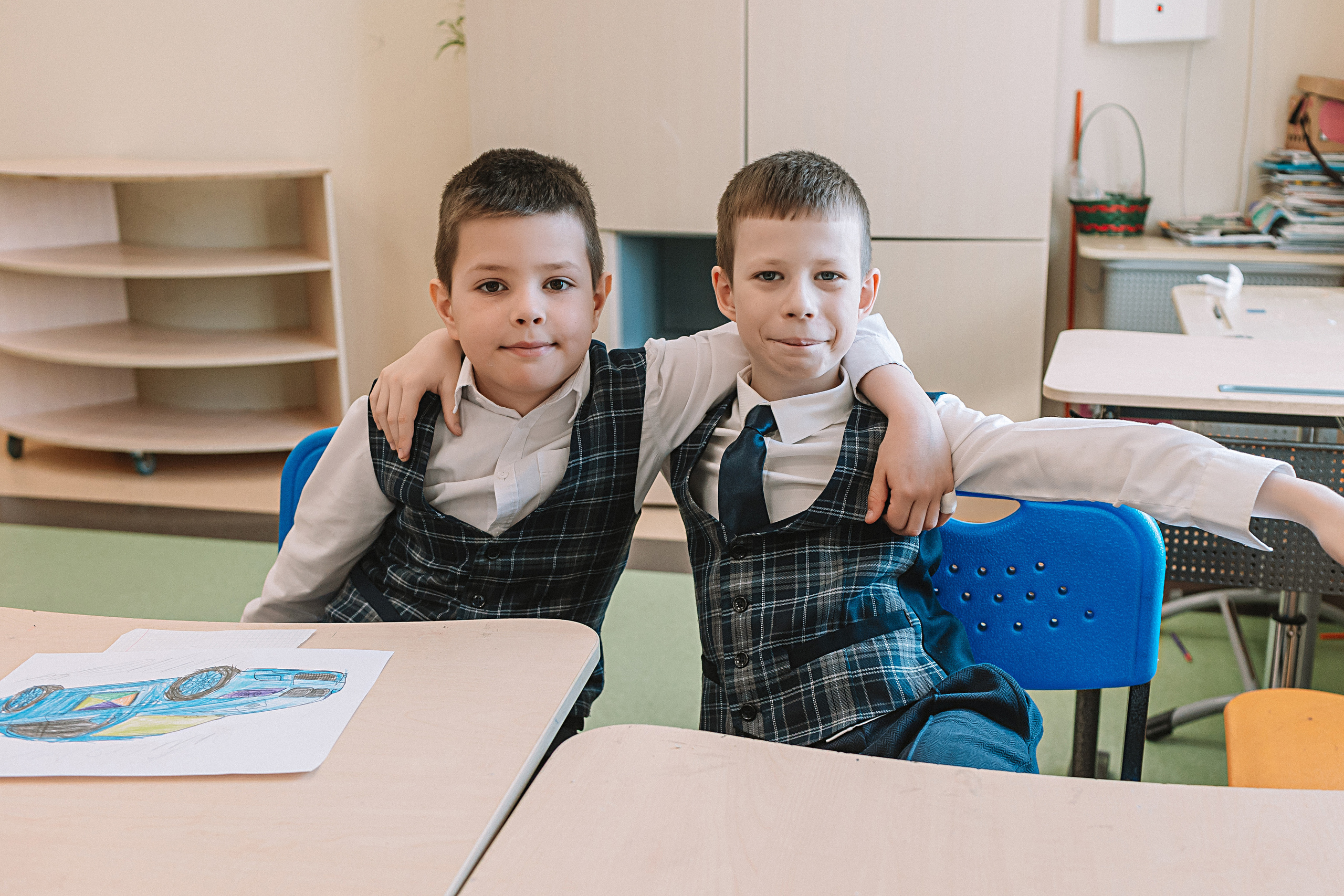 1 класс в кабинете. Семейный фотограф Тюмень, фотограф на роды Салмина Мария