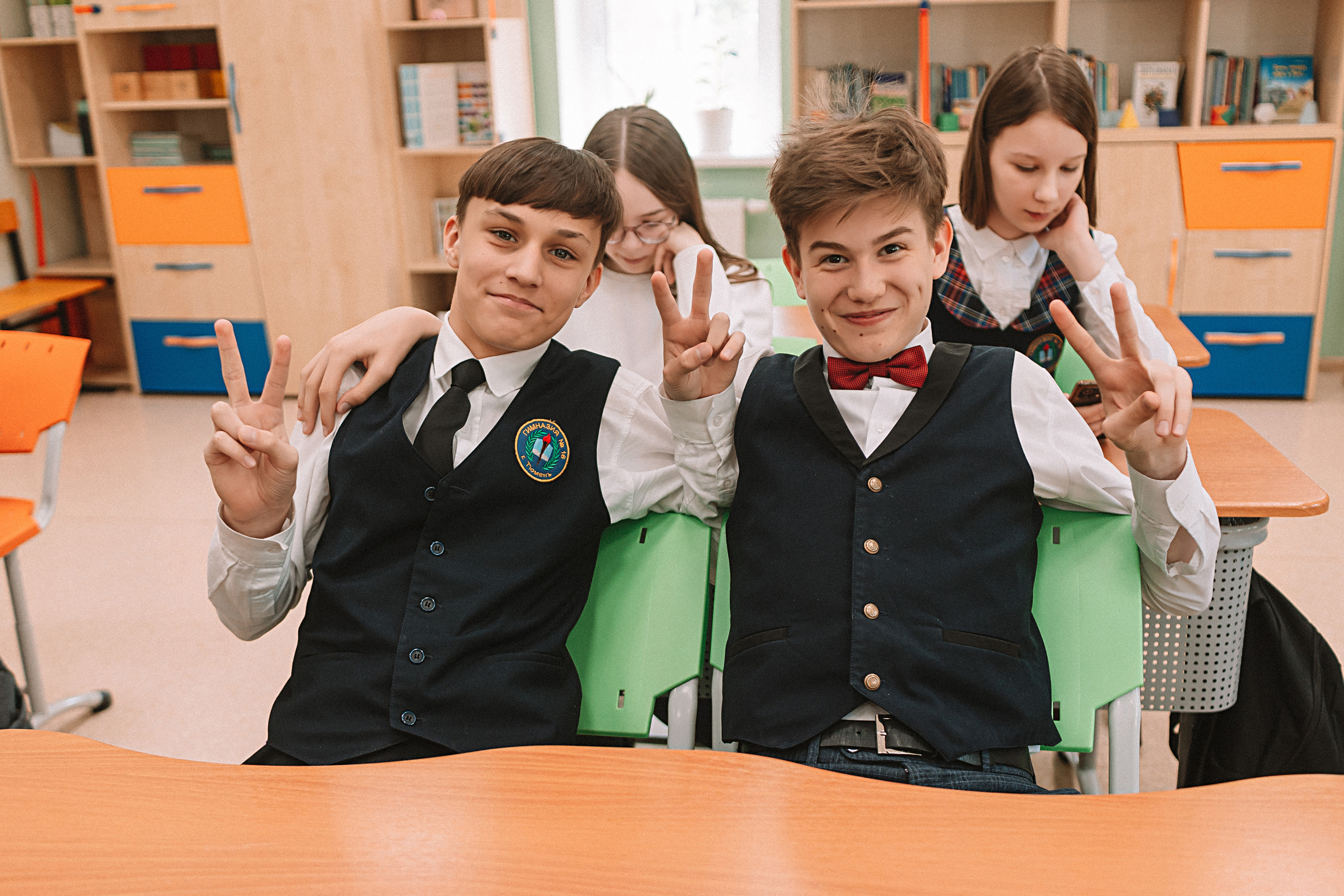 7 класс в кабинете. Семейный фотограф Тюмень, фотограф на роды Салмина Мария