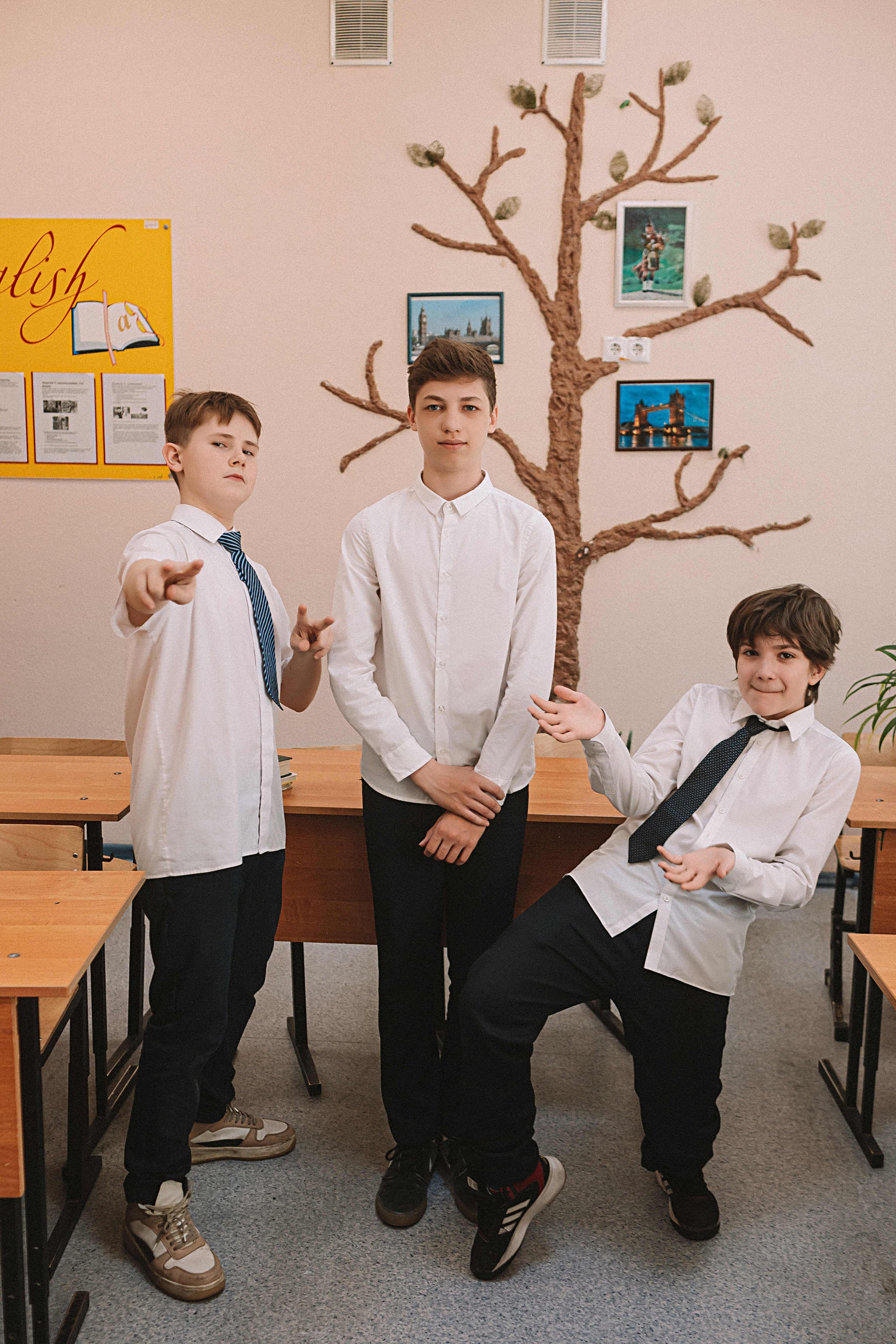 7 класс в стенах школы. Семейный фотограф Тюмень, фотограф на роды Салмина Мария