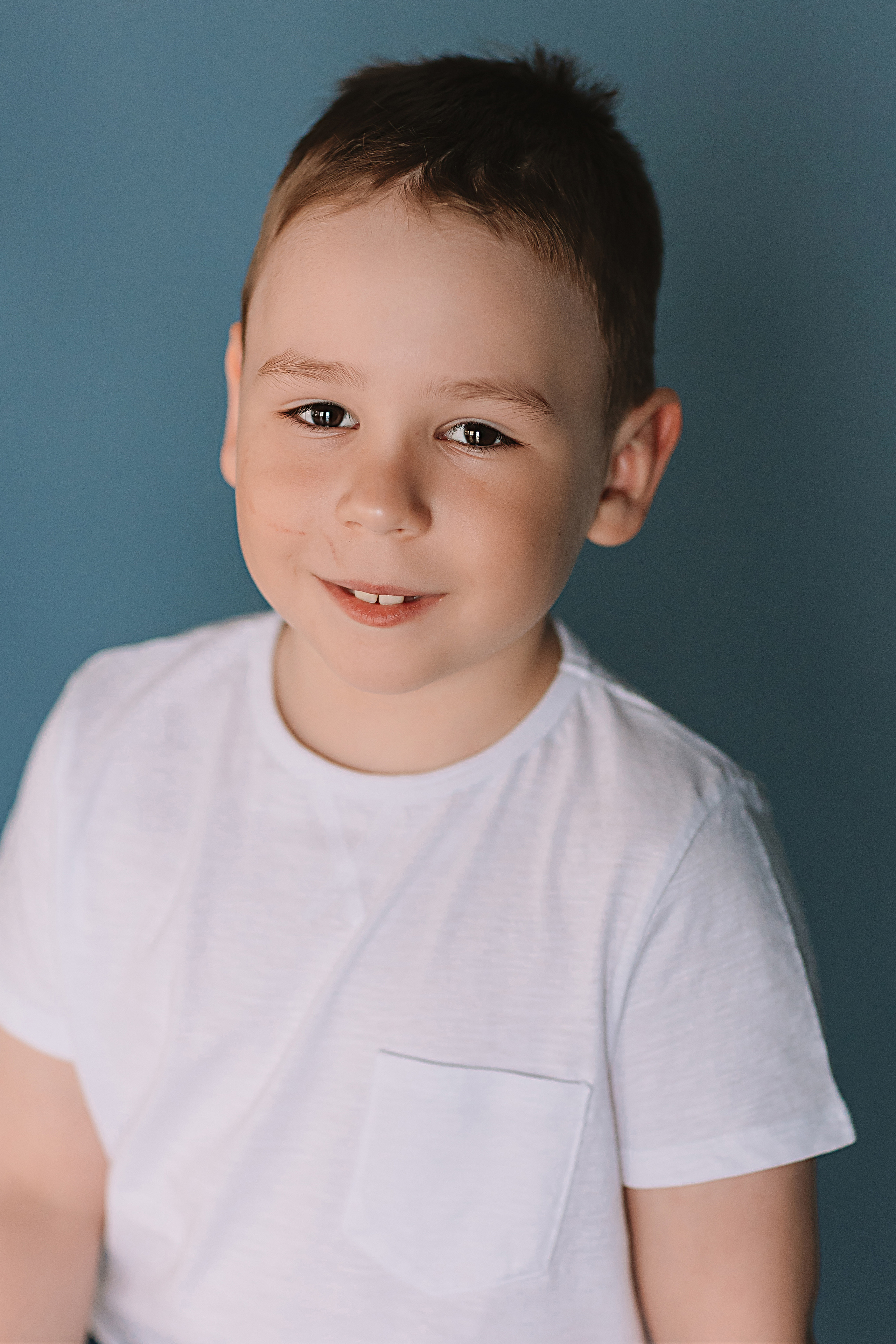 Садик в фотостудии. Семейный фотограф Тюмень, фотограф на роды Салмина Мария