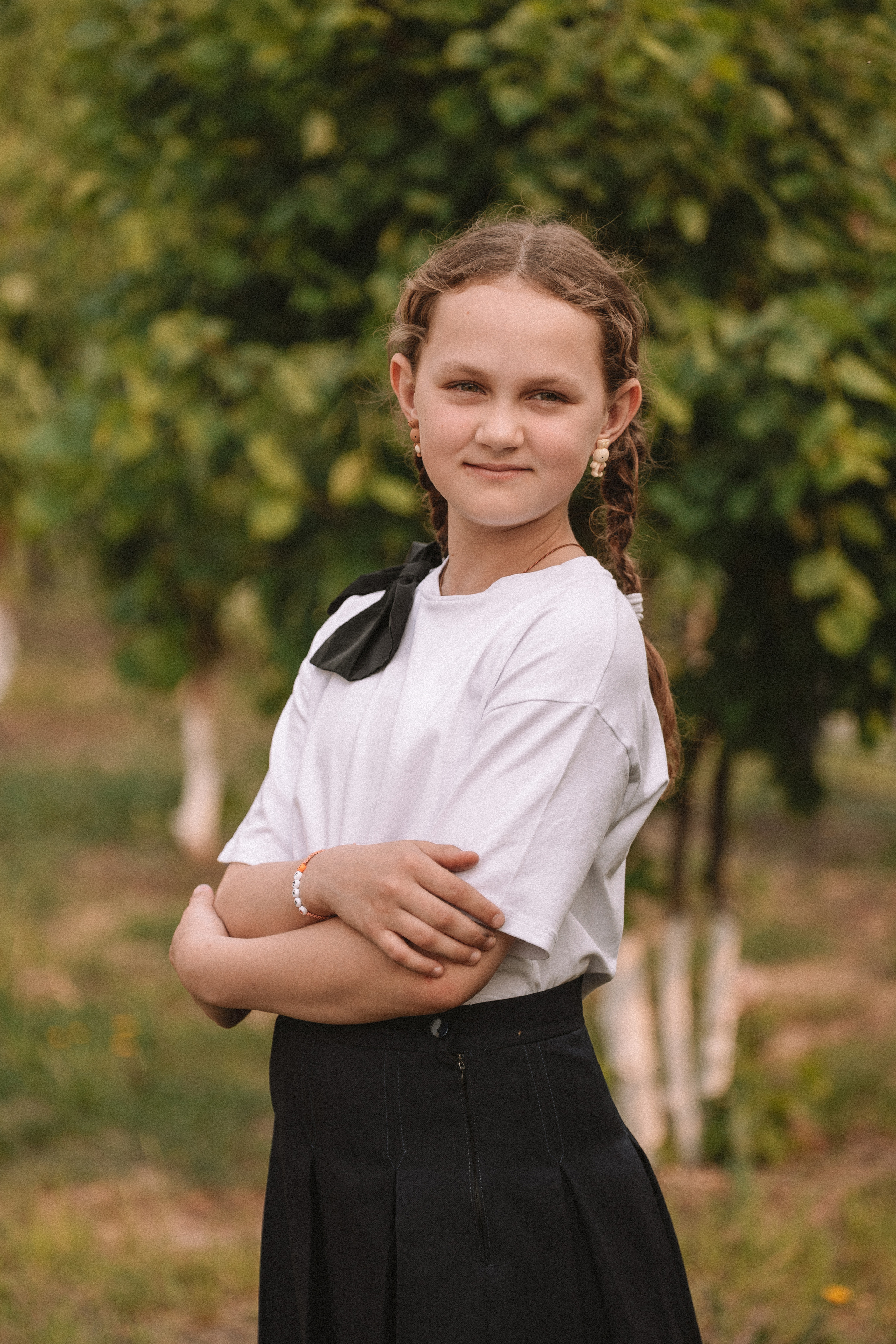 3 класс у школы. Семейный фотограф Тюмень, фотограф на роды Салмина Мария