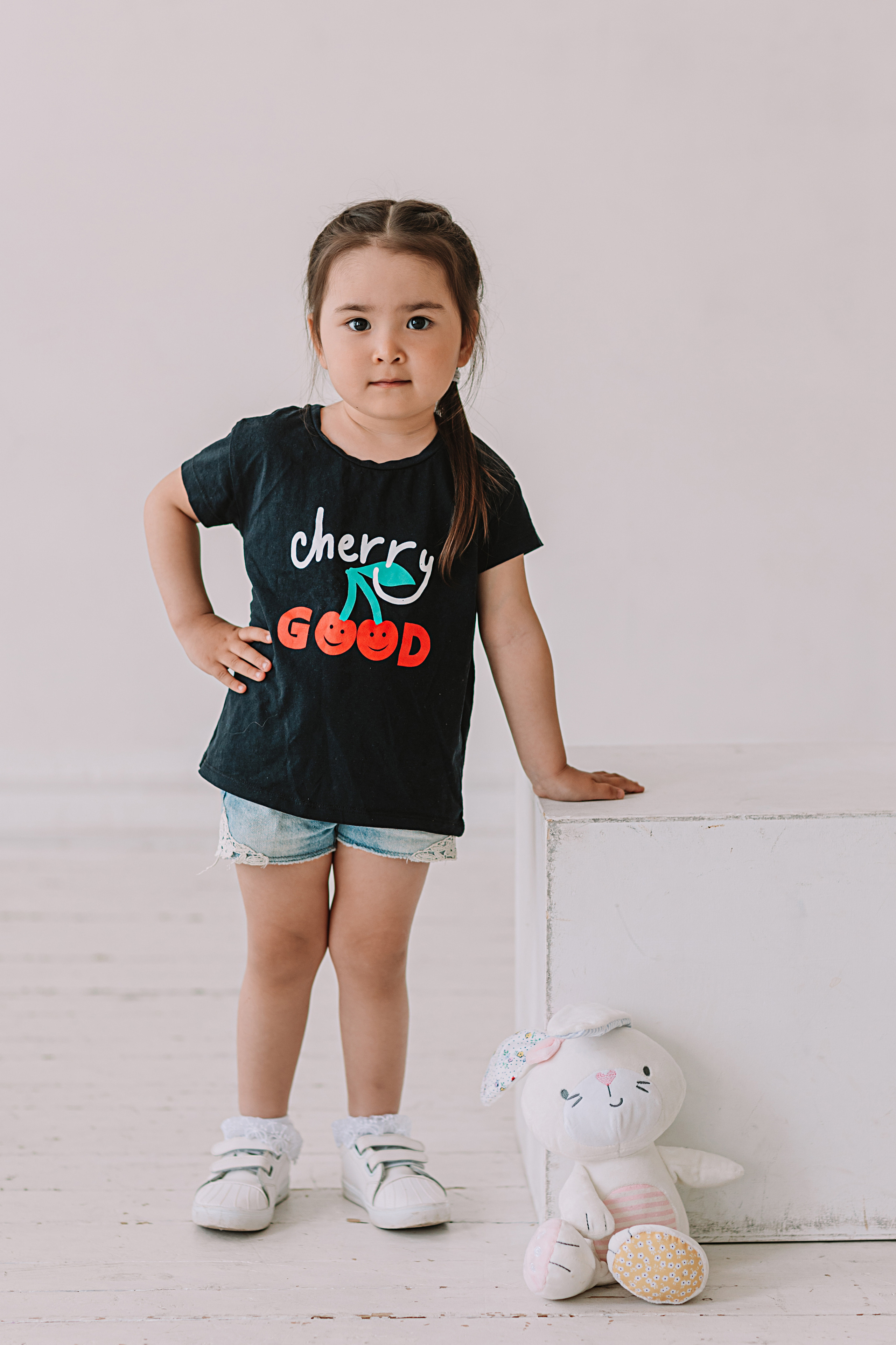 Младшая группа садика в студии. Семейный фотограф Тюмень, фотограф на роды Салмина Мария