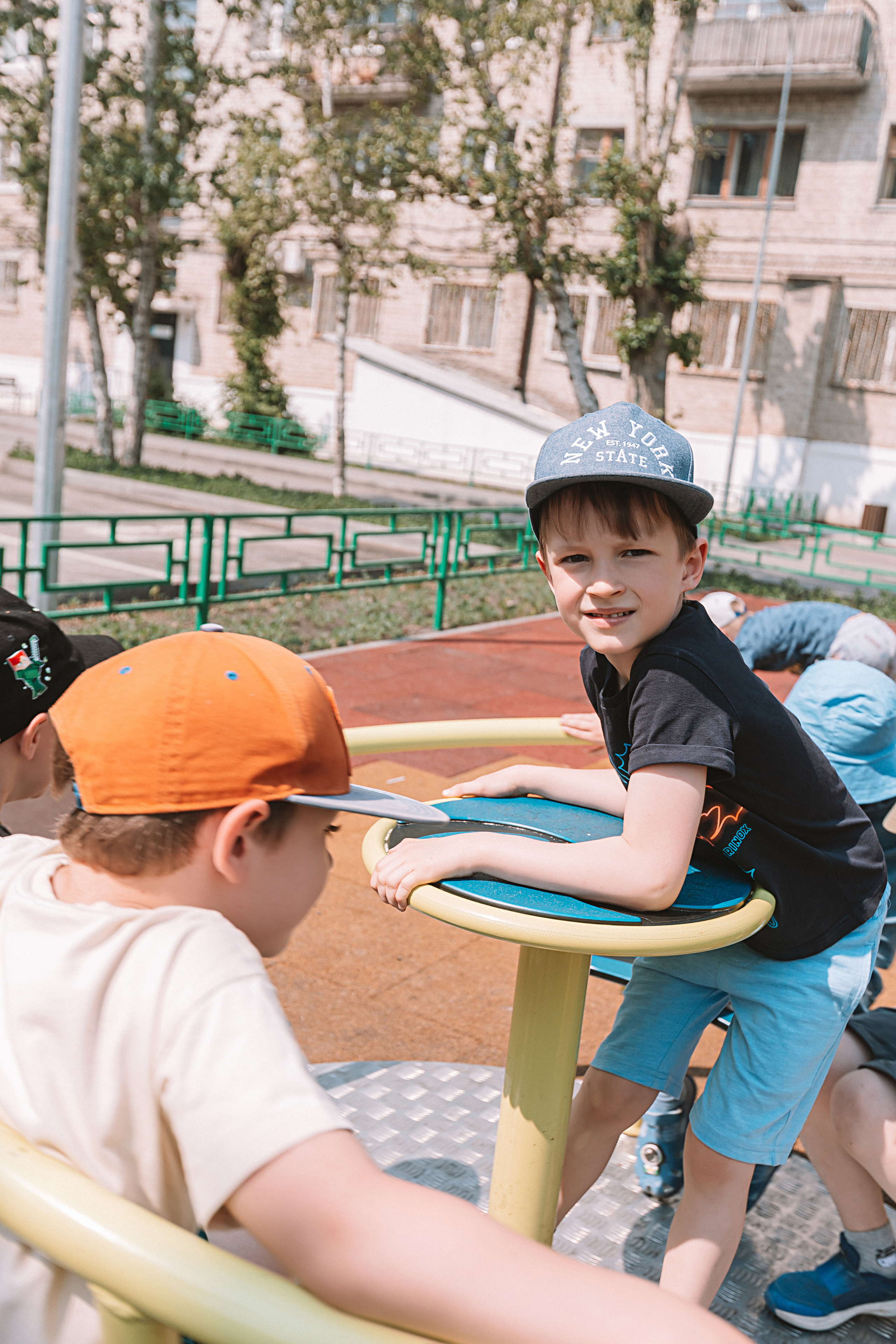 Один день в саду (частный). Семейный фотограф Тюмень, фотограф на роды Салмина Мария
