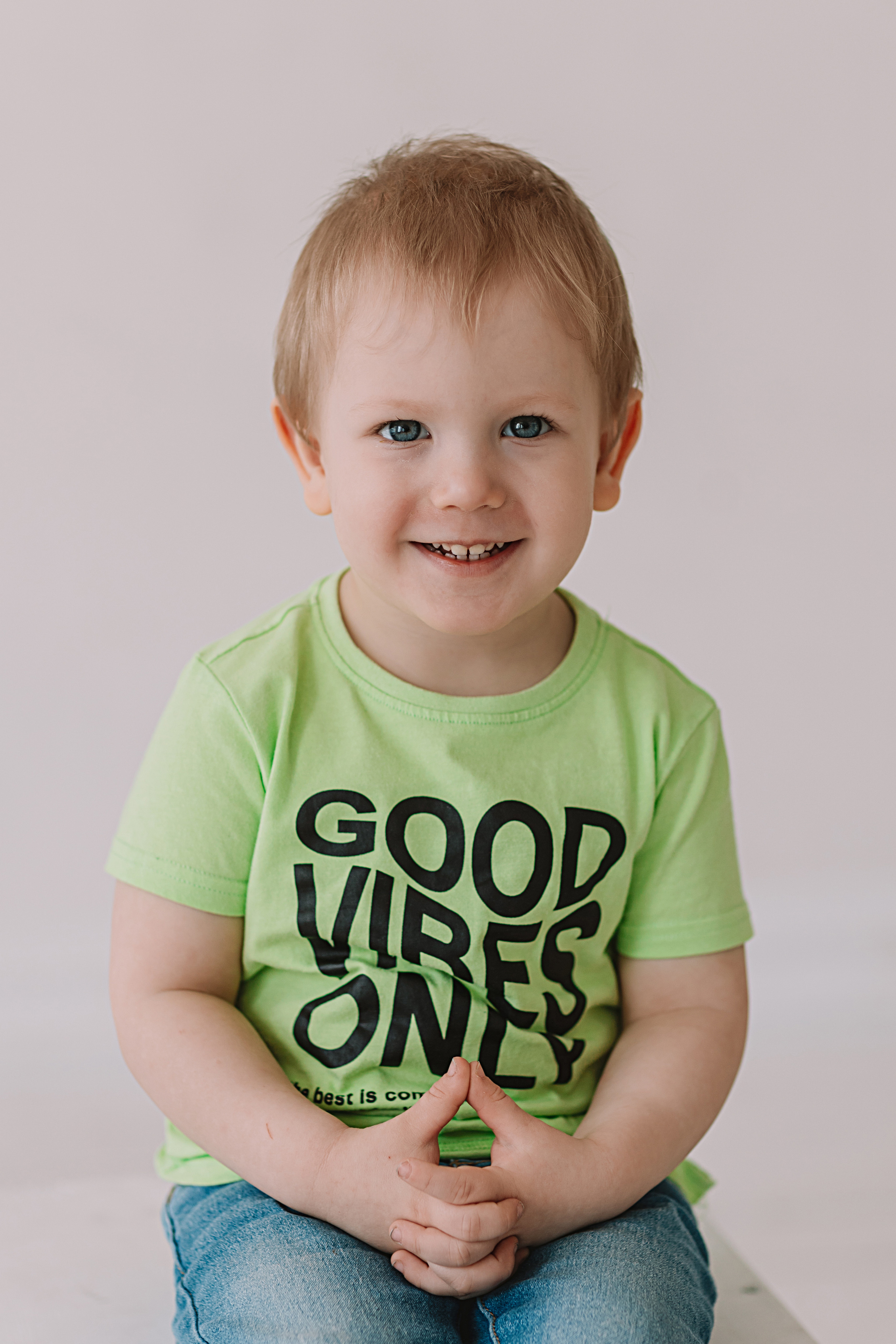 Младшая группа садика в студии. Семейный фотограф Тюмень, фотограф на роды Салмина Мария