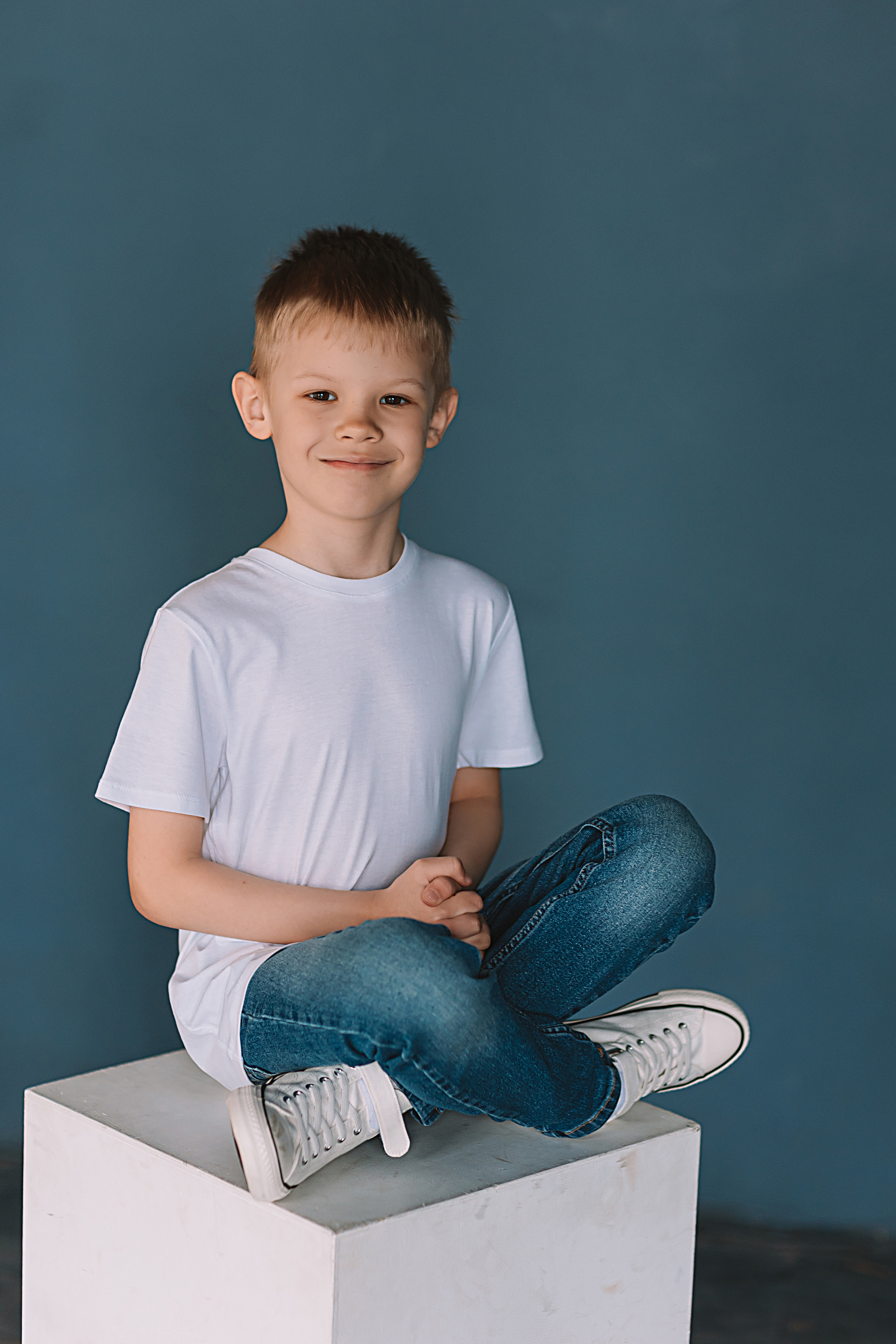 Садик в фотостудии. Семейный фотограф Тюмень, фотограф на роды Салмина Мария