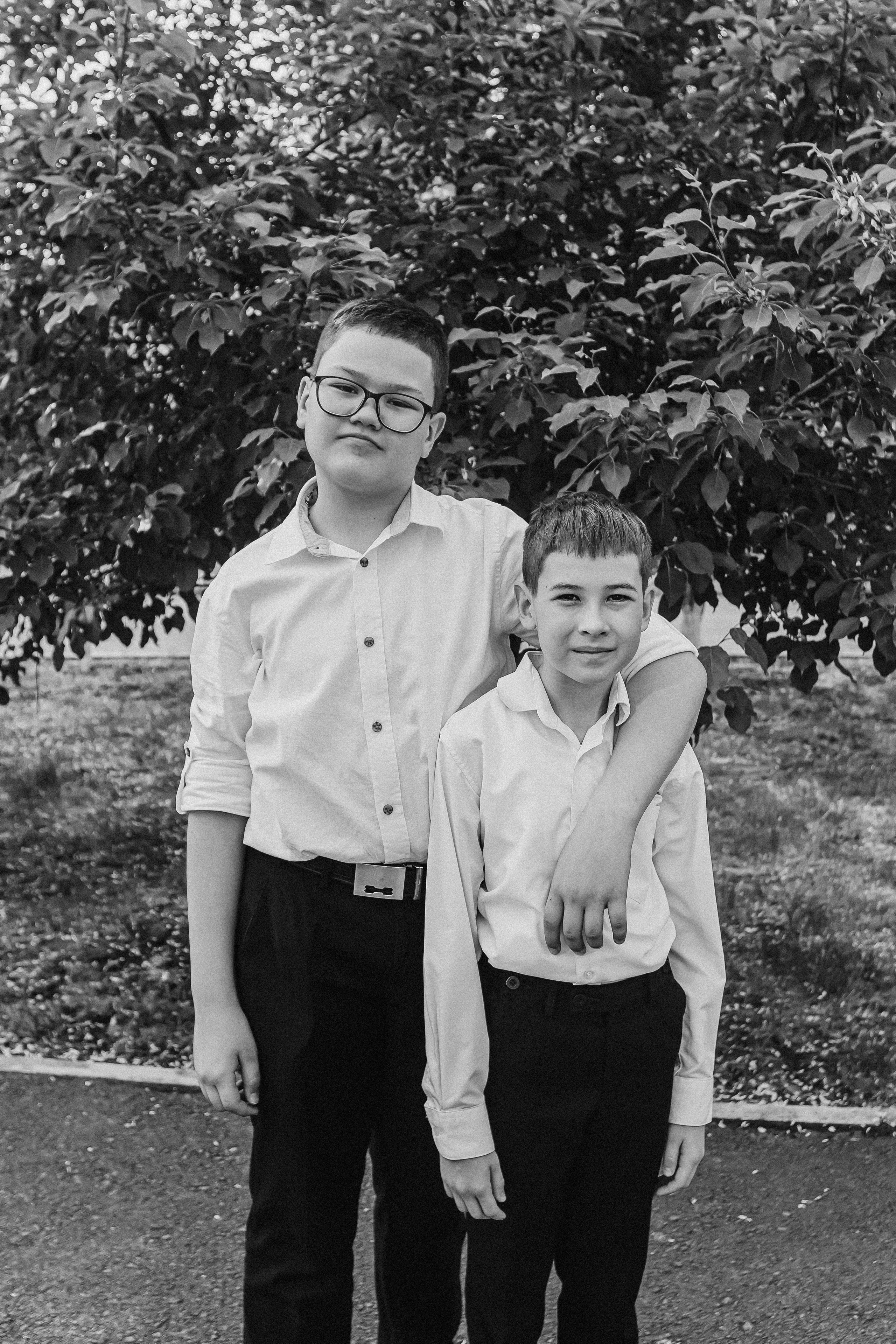 3 класс у школы. Семейный фотограф Тюмень, фотограф на роды Салмина Мария