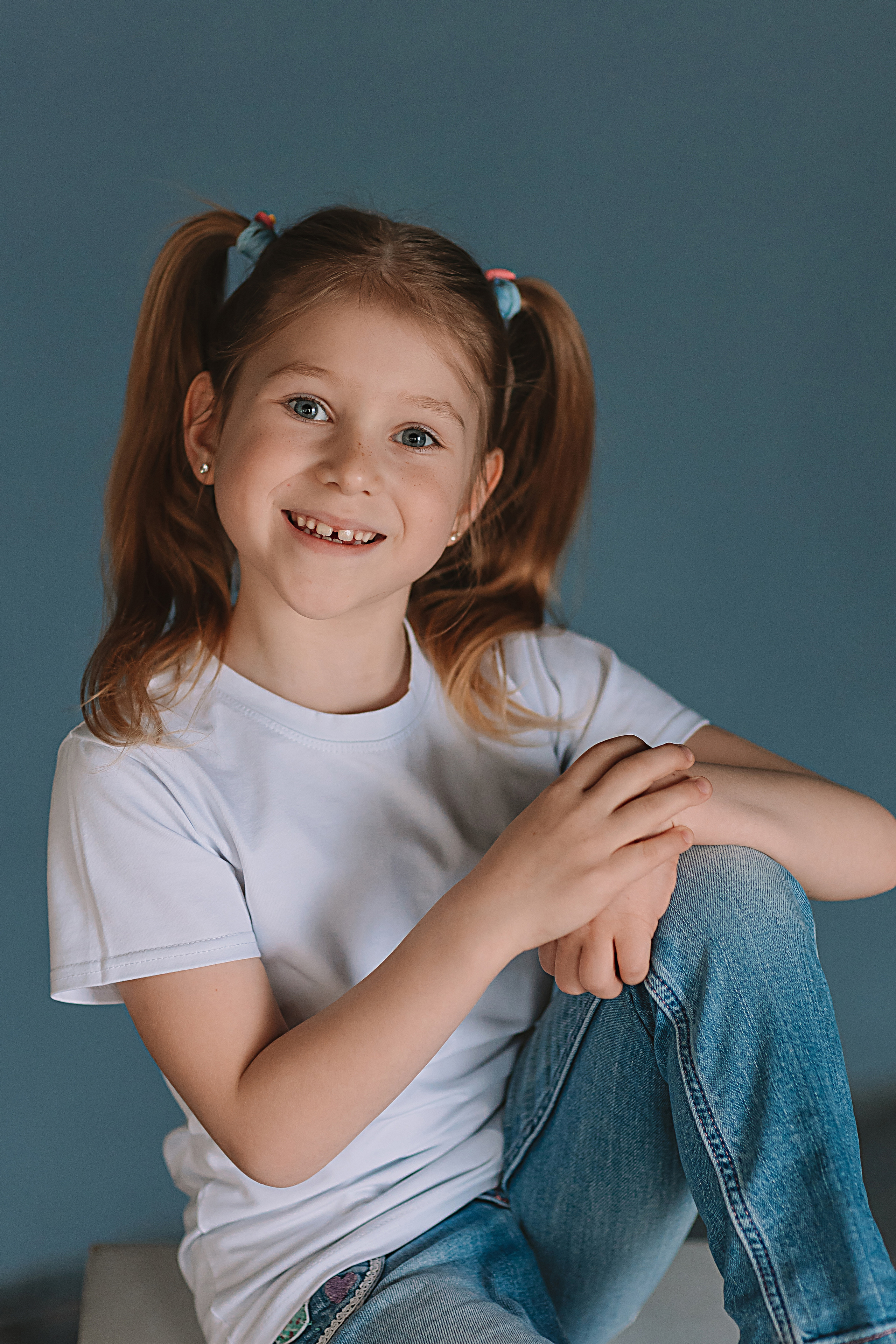 Садик в фотостудии. Семейный фотограф Тюмень, фотограф на роды Салмина Мария