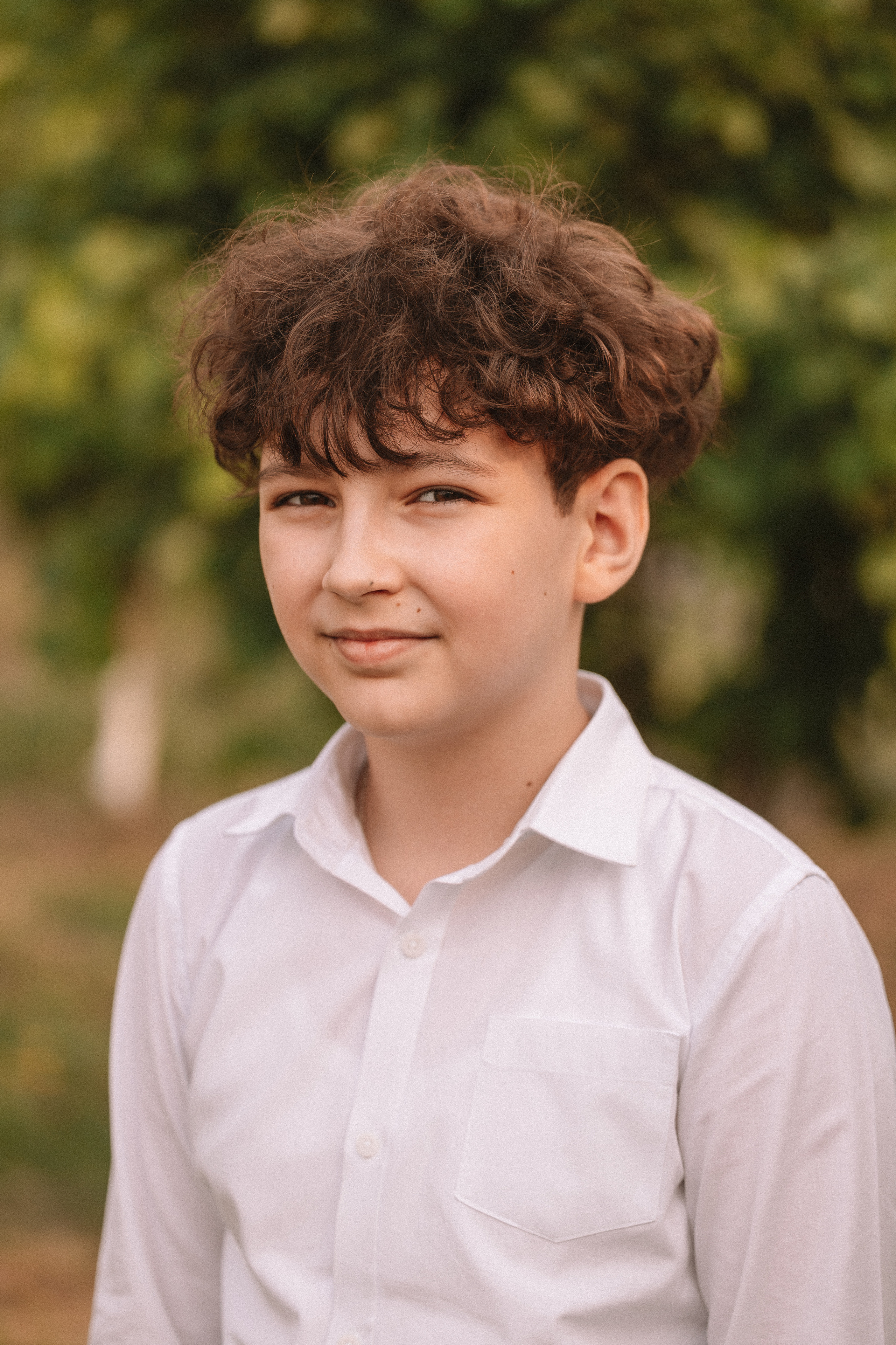 3 класс у школы. Семейный фотограф Тюмень, фотограф на роды Салмина Мария