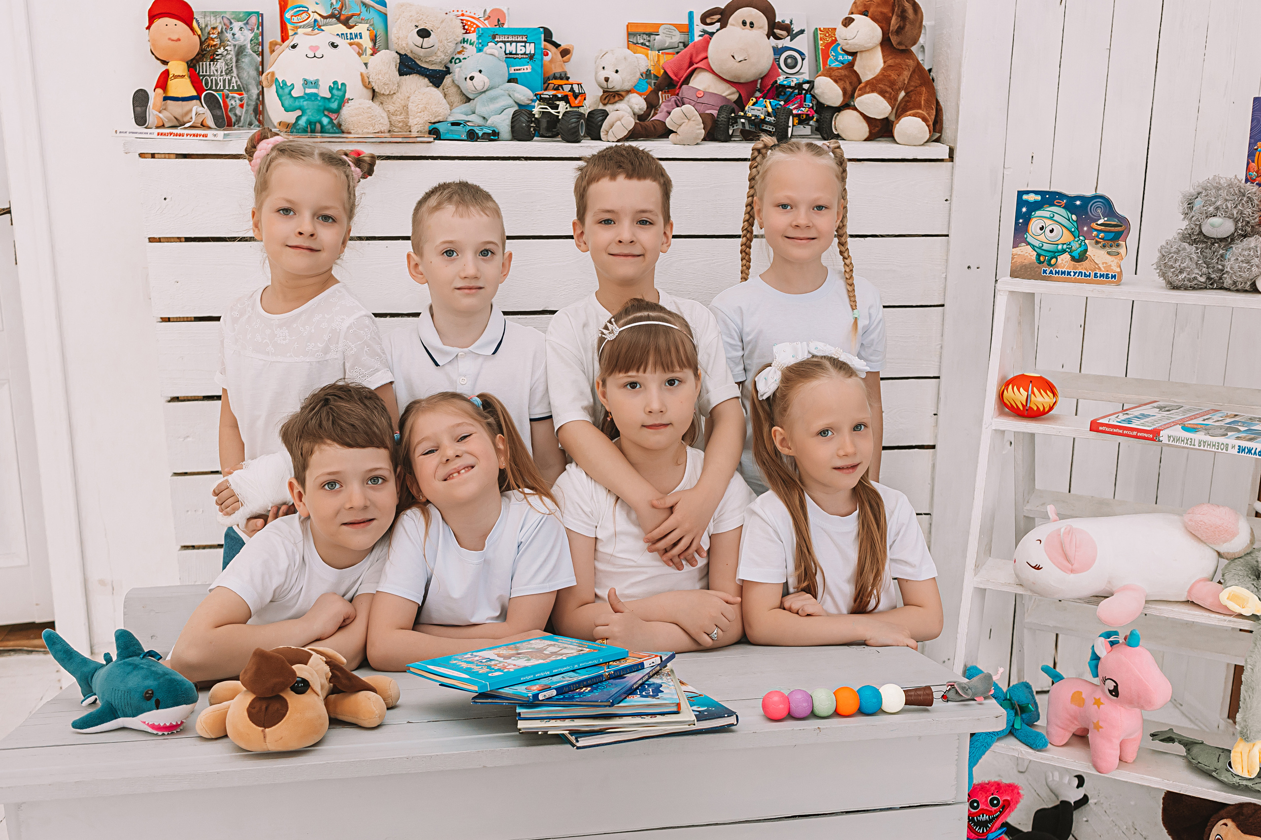 Садик в фотостудии. Семейный фотограф Тюмень, фотограф на роды Салмина Мария