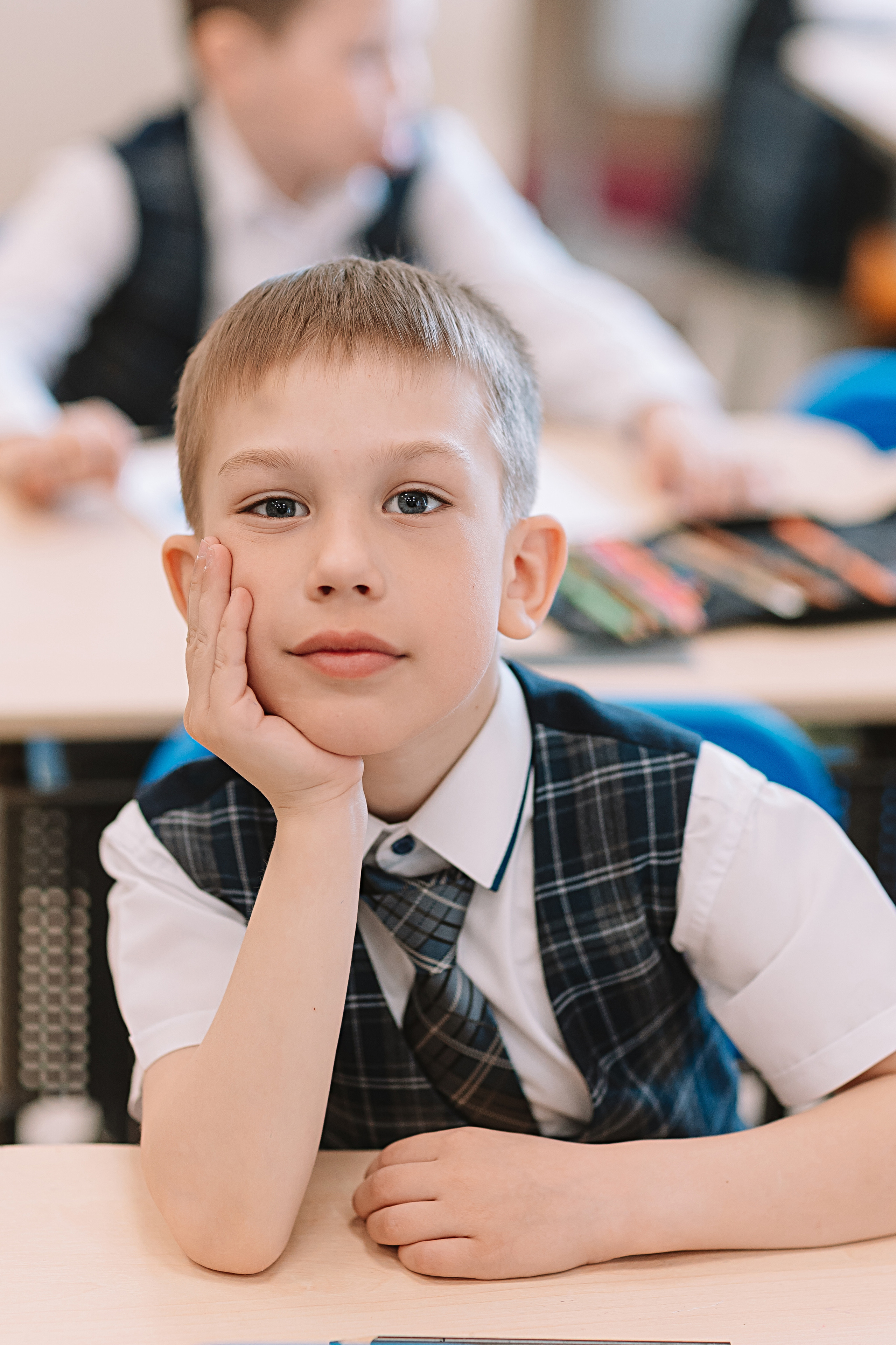 1 класс в кабинете. Семейный фотограф Тюмень, фотограф на роды Салмина Мария