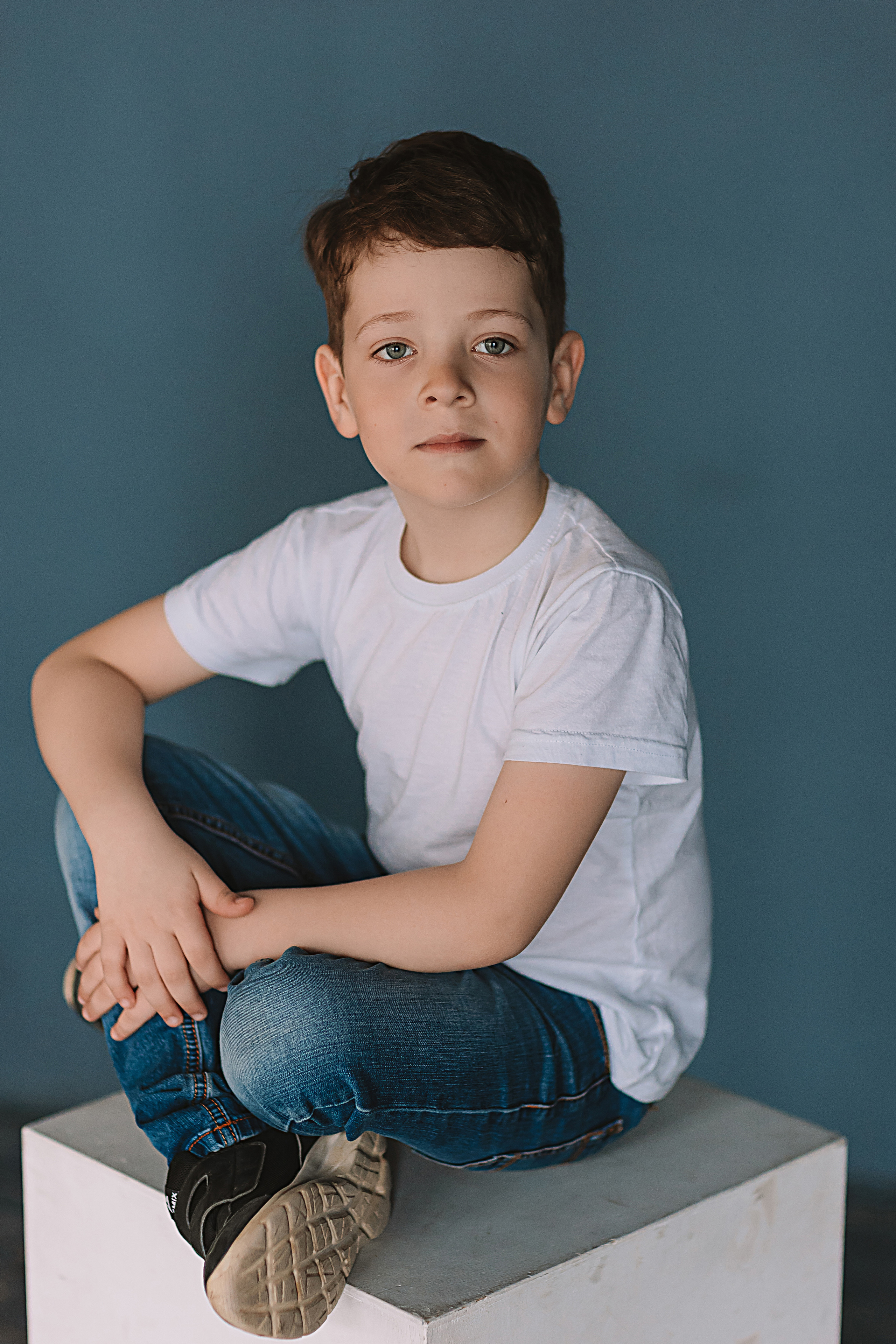 Садик в фотостудии. Семейный фотограф Тюмень, фотограф на роды Салмина Мария