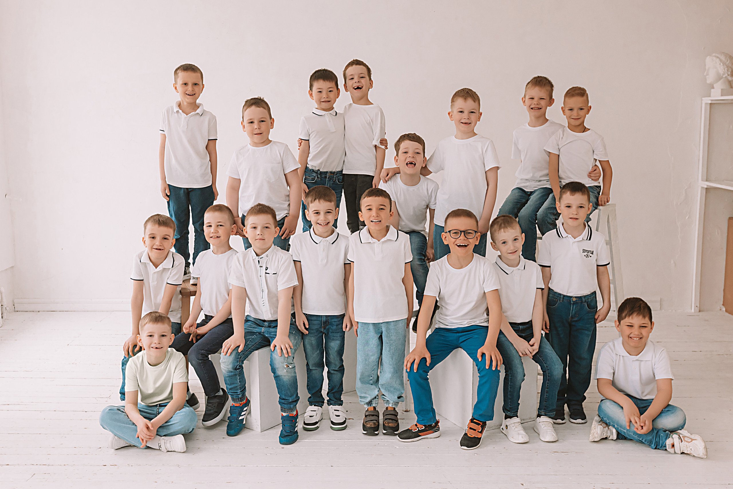 Садик в фотостудии. Семейный фотограф Тюмень, фотограф на роды Салмина Мария